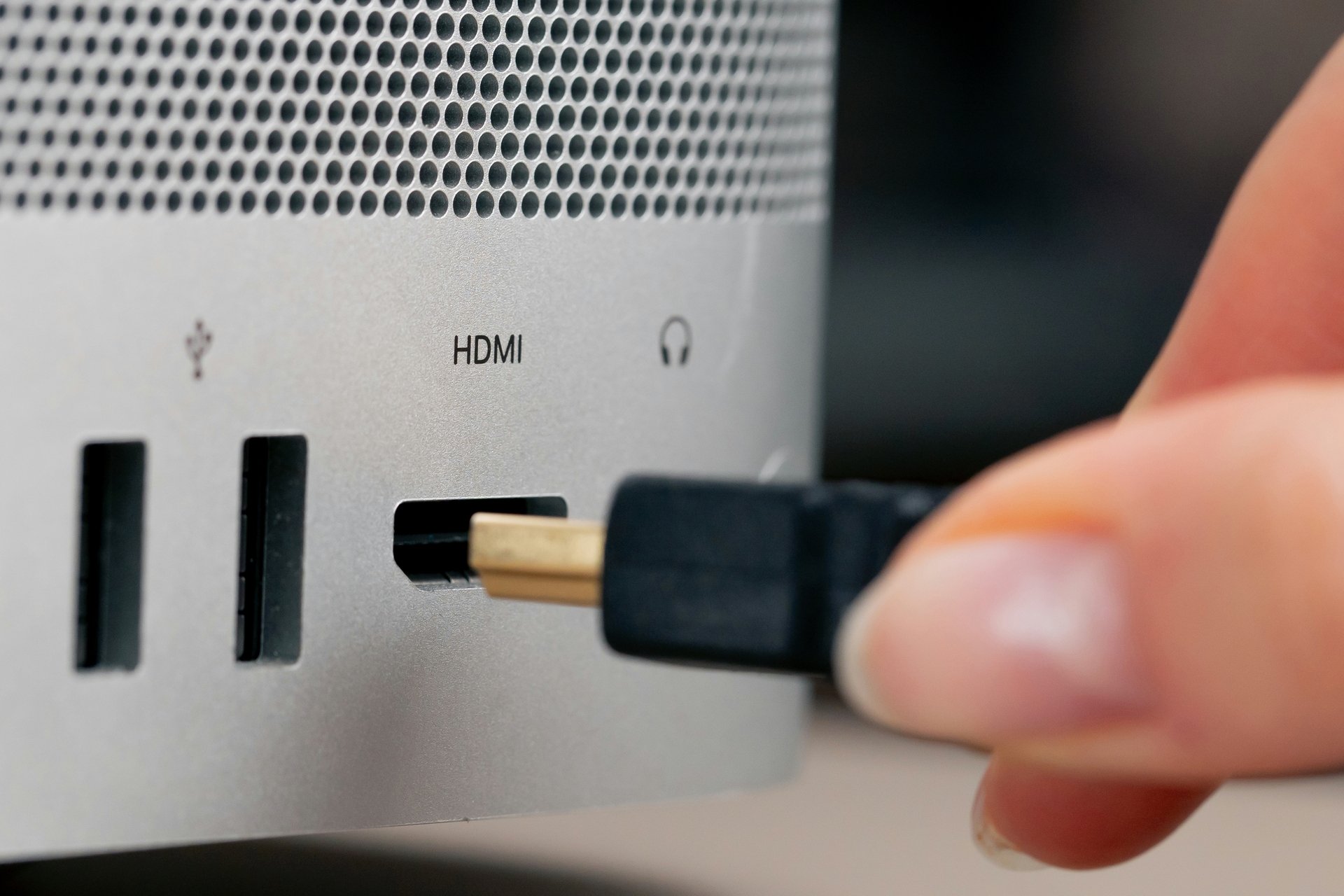 Gros plan sur un câble HDMI © guys_who_shoot / Shutterstock