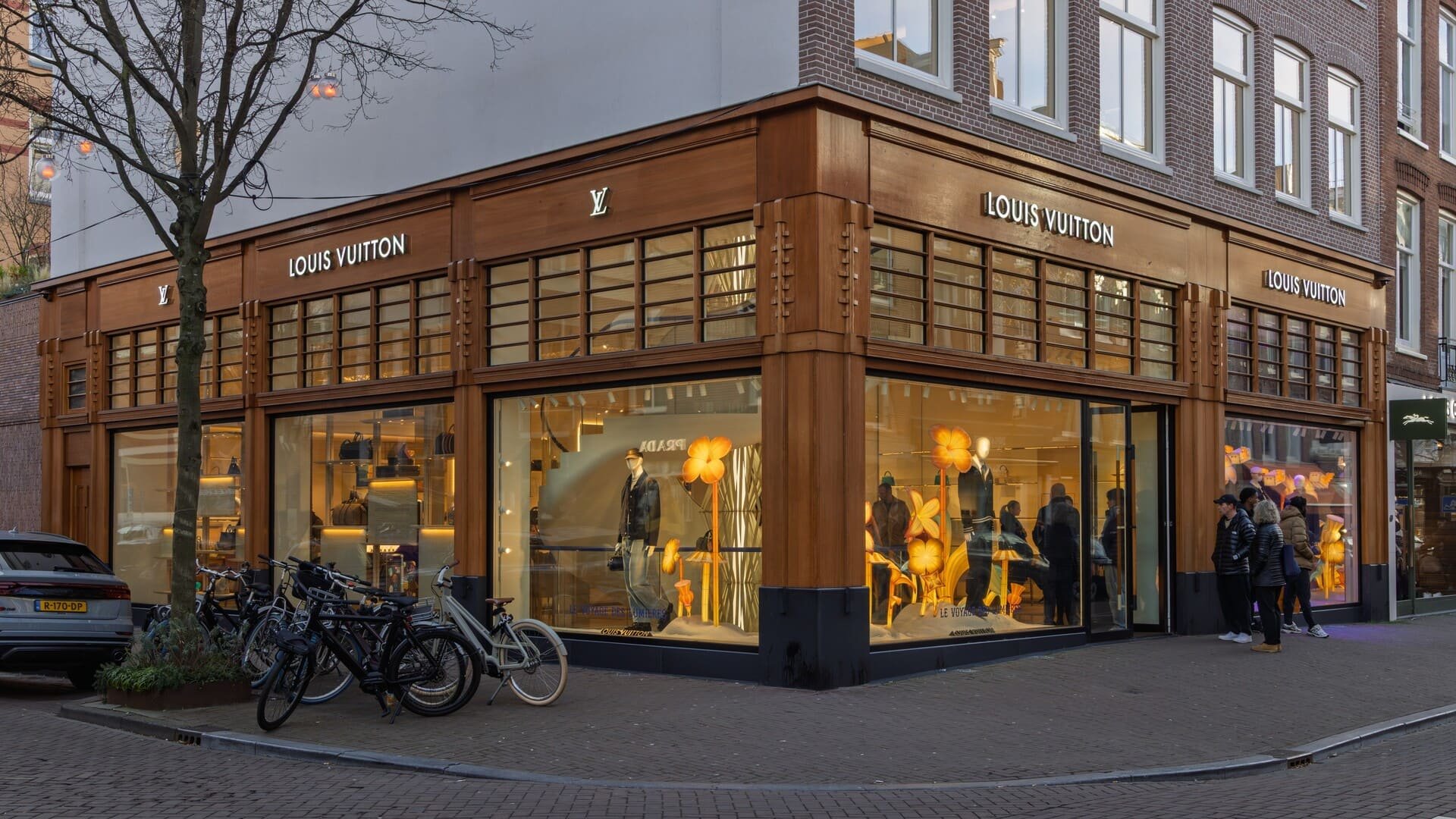 L'extérieur d'une boutique Louis Vuitton aux Pays-Bas. © PixelBiss / Shutterstock