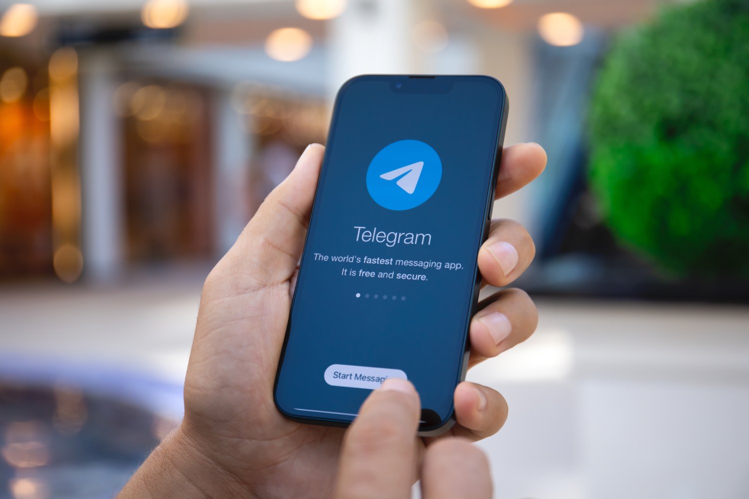 Une fois qu'il a récolté les données dont il avait besoin, Shuyal exfiltre les données à l'aide d'un bot Telegram - ©DenPhotos / Shutterstock
