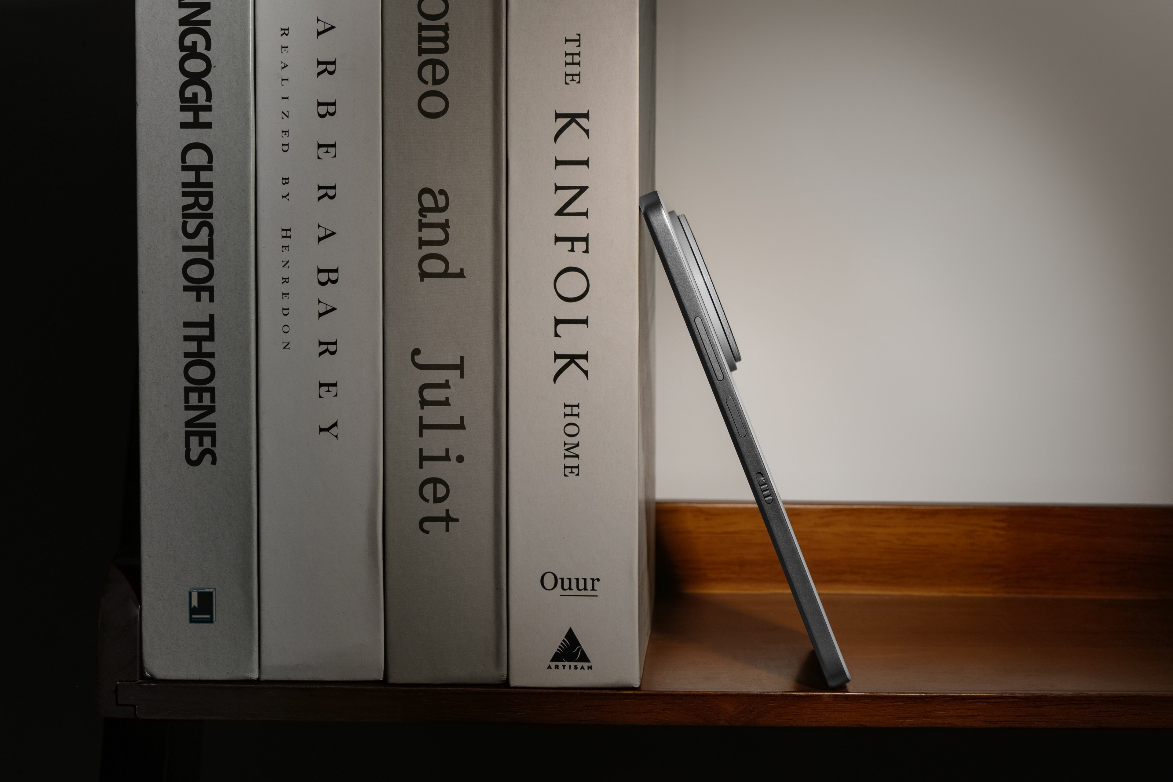 Le NXTPAPER Ultra 60 a une épaisseur de 7,57 mm (hors module photographique). ©TCL