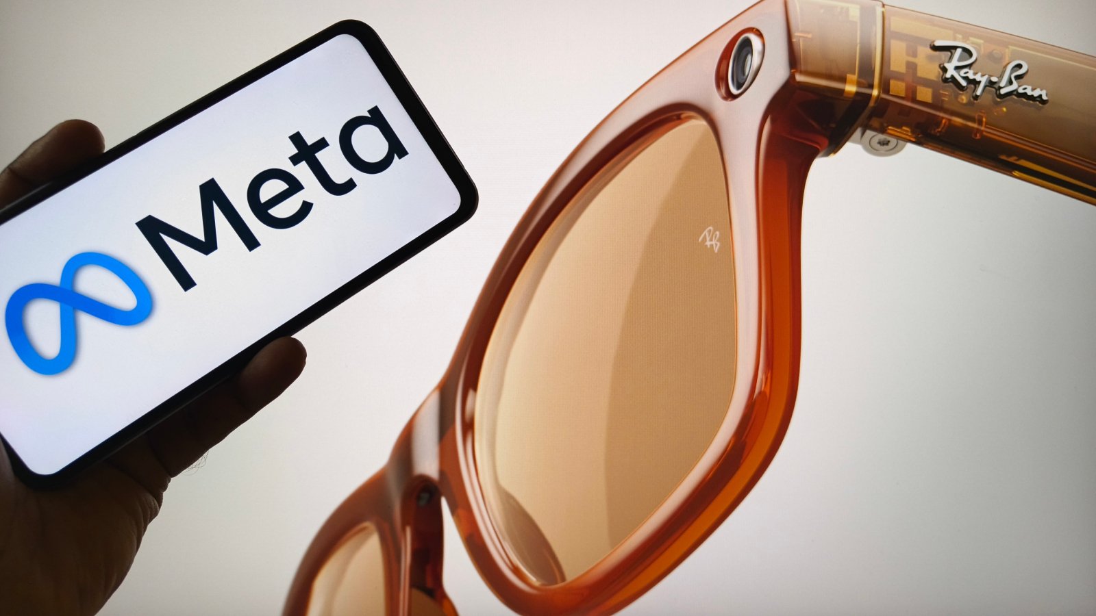 Meta teste de nouvelles lunettes intelligentes. ©Mijansk786 / Shutterstock