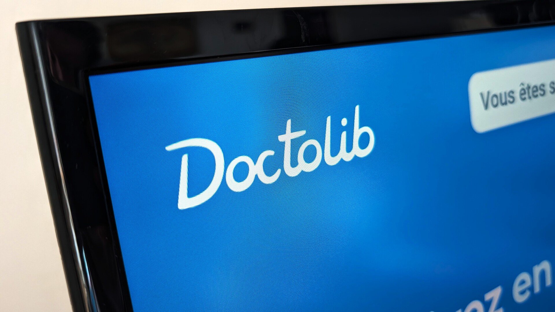 Doctolib alerte sur un e-mail frauduleux qui usurpe son nom. © Alexandre Boero / Clubic