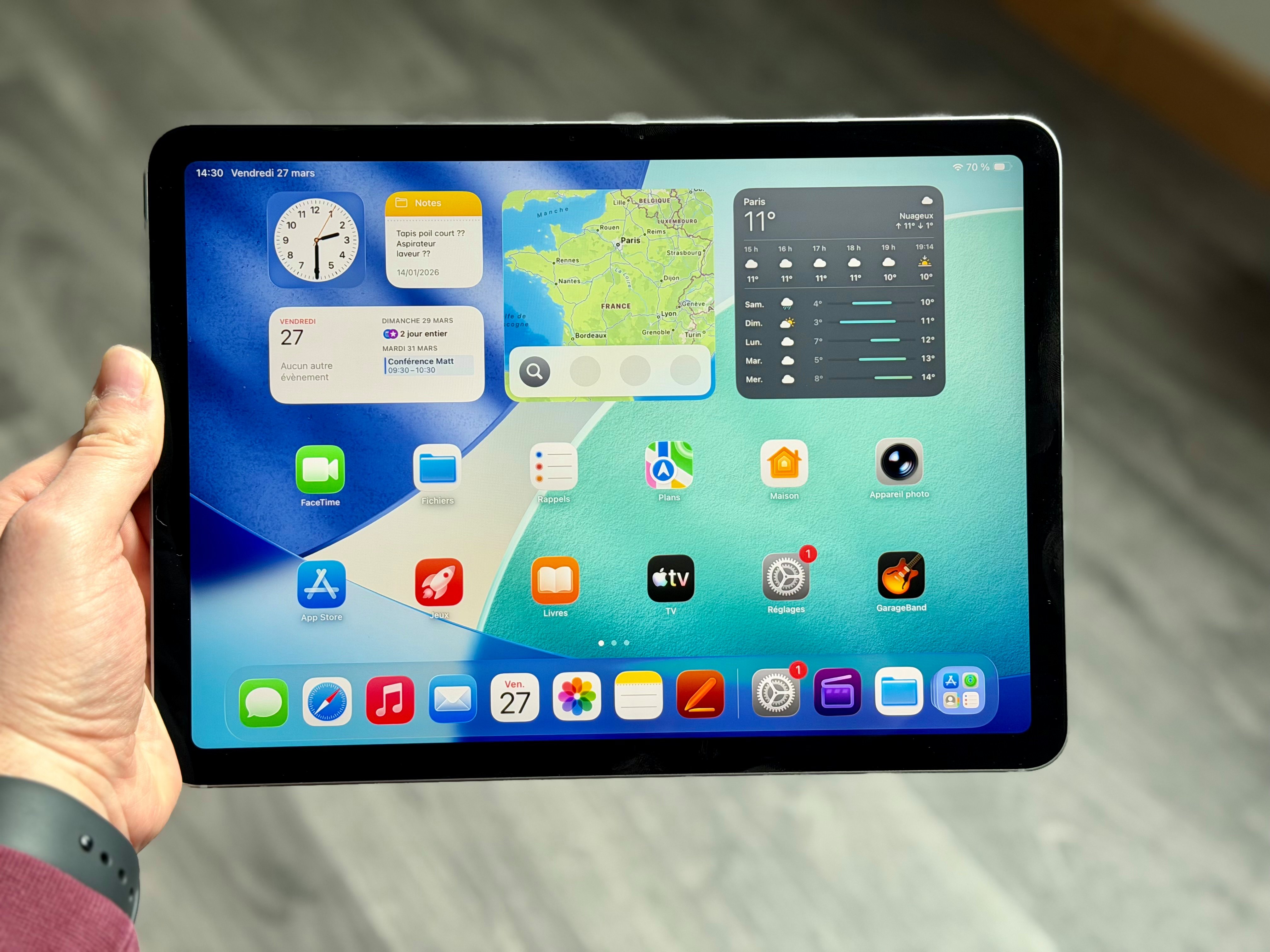 Apple accélère sur l’OLED, et l’iPad Air pourrait en profiter plus vite que prévu. © Mathieu Grumiaux pour Clubic
