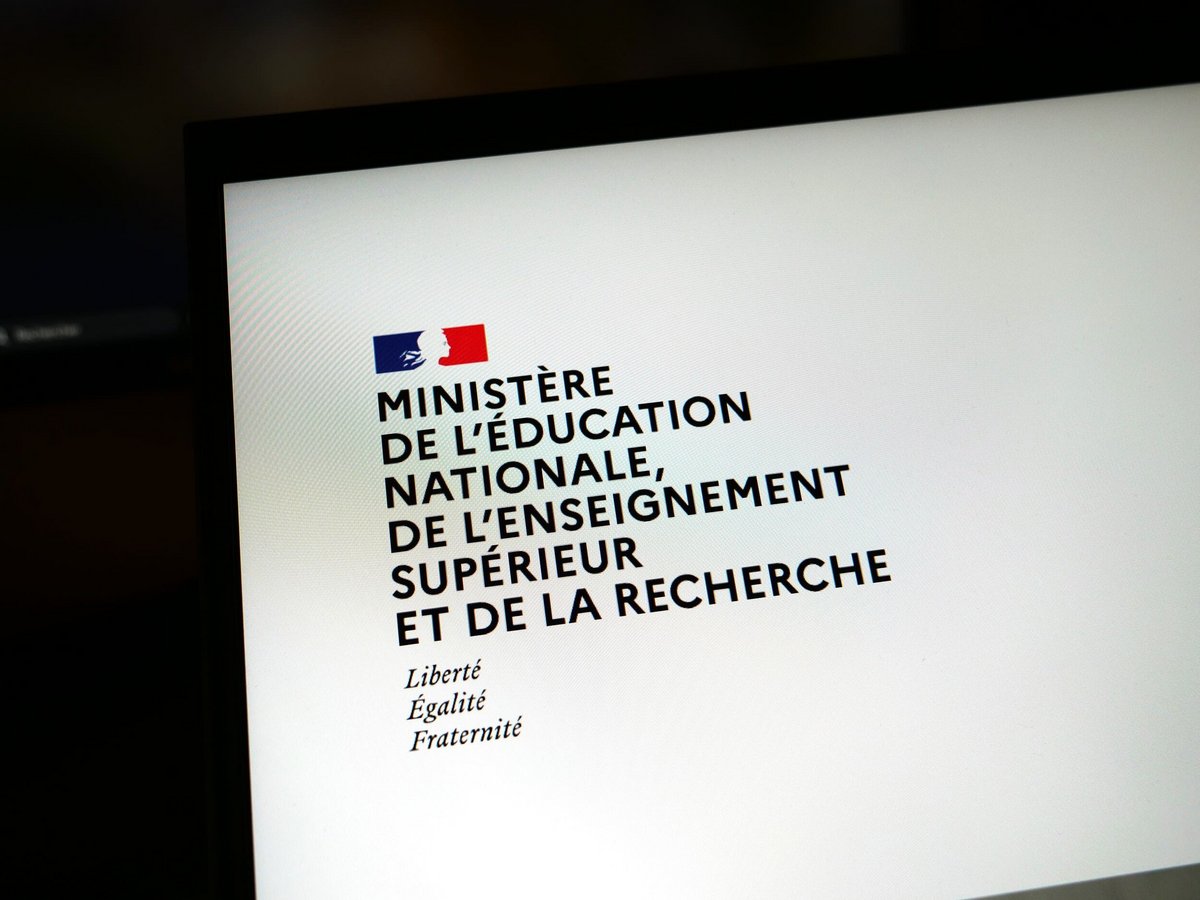Le ministère de l'Éducation nationale sait qui s'en est pris à lui © HJBC / Shutterstock.com