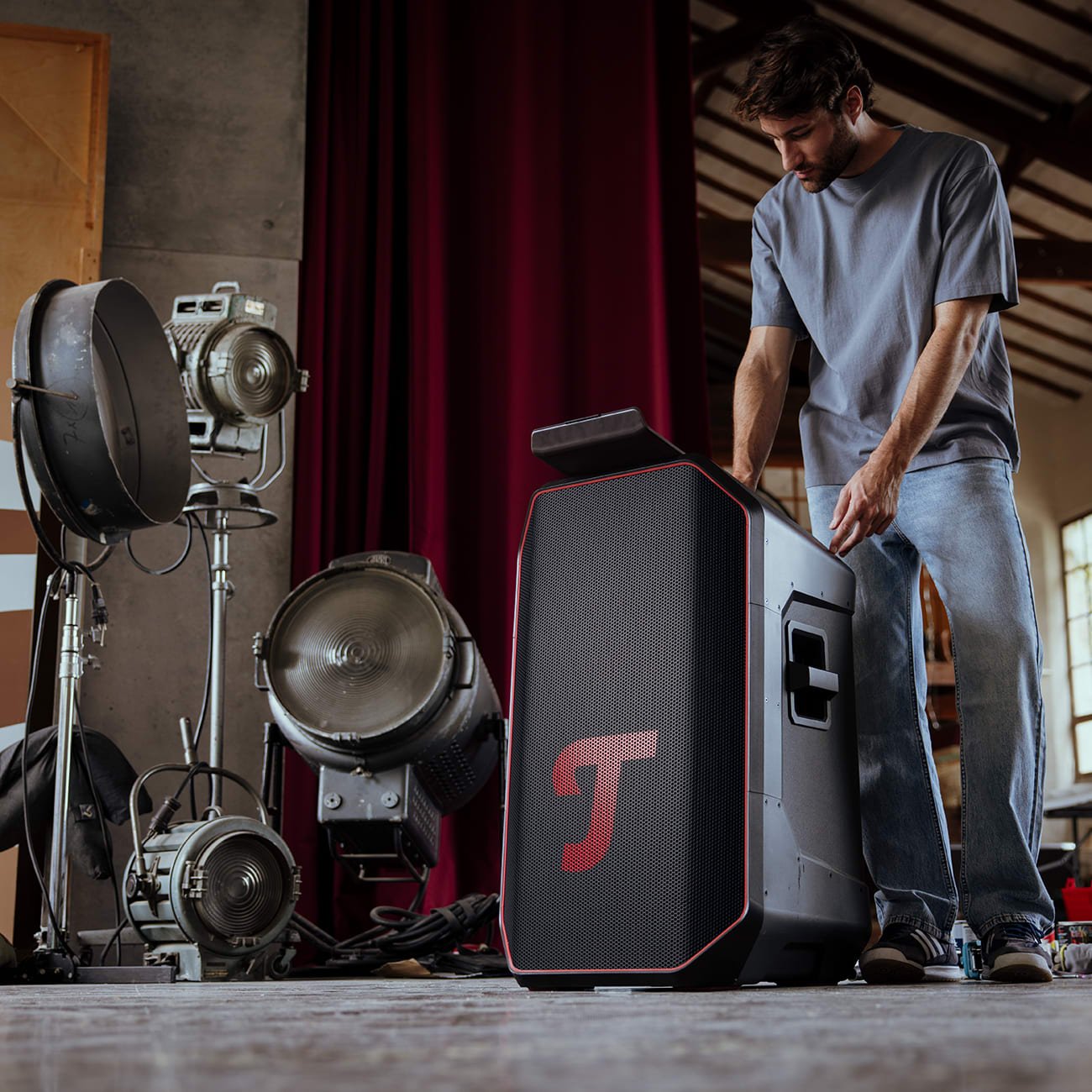 La Rocketer 2 réunit tout le nécessaire pour sonoriser et illuminer un événement en intérieur ou extérieur. ©Teufel