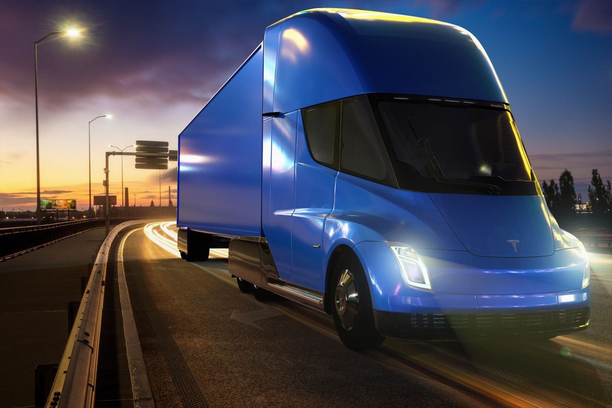 Les chauffeurs poids-lourds professionnels qui ont pu tester le Tesla Semi Truck sont fans - ©Mike Mareen / Shutterstock
