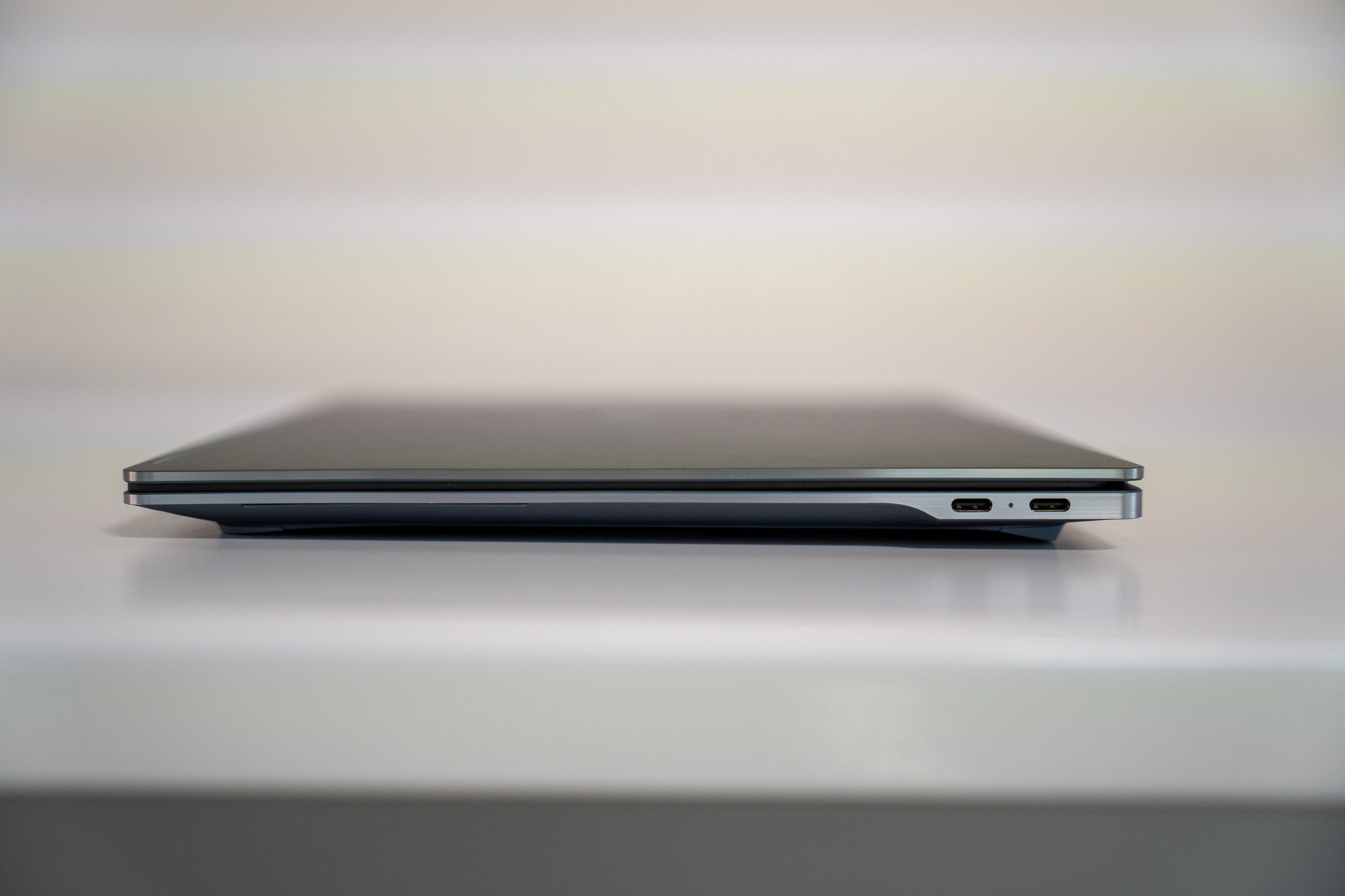 Les bords biseautés de cet Omnibook sont du plus bel effet. © Clubic