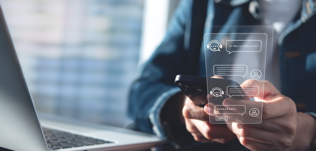 Des conversation à caractère sexuel concernant de jeunes enfants ont été découvertes comme pouvant être diffusées sur certains serveurs IA - ©TippaPatt / Shutterstock