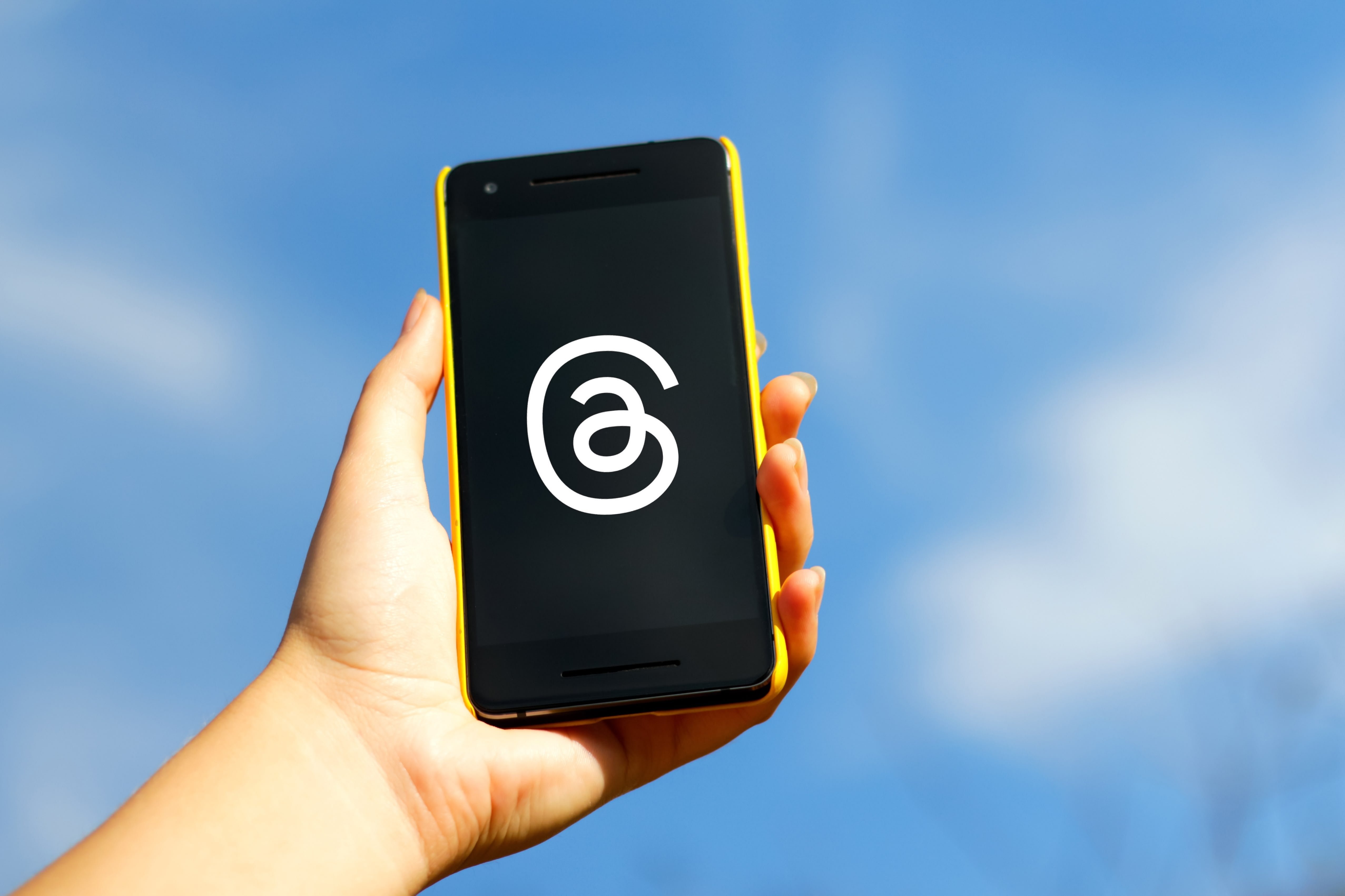 Les messages privés arrivent enfin sur Threads. © Shutterstock