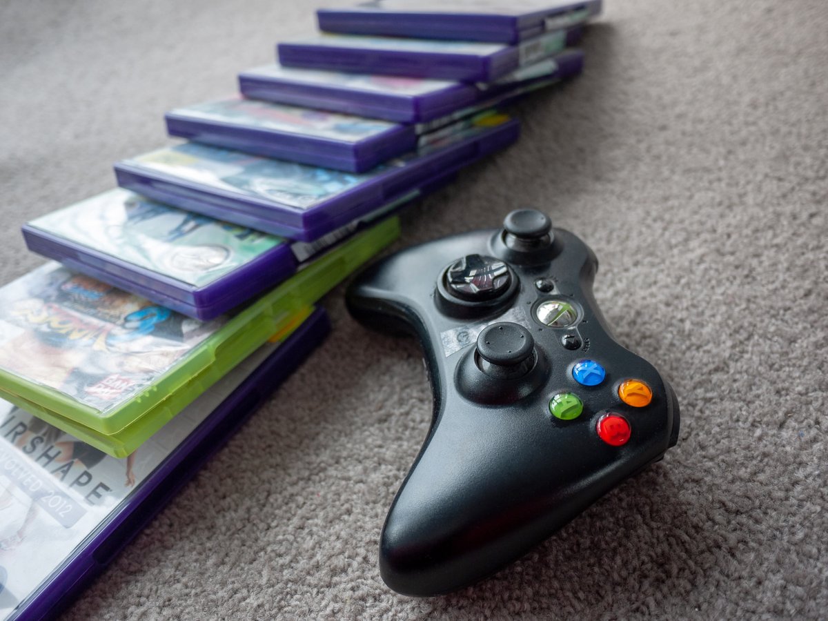 Manette Xbox 360 et jeux © Shutterstock