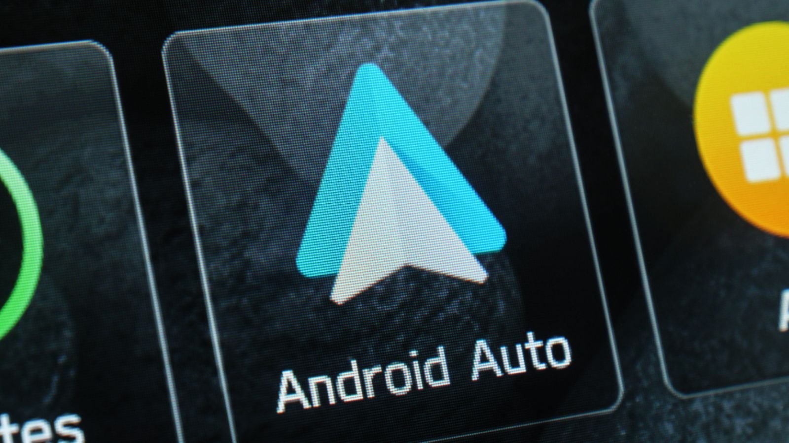 Une app améliore enfin l'expérience des motards sur Android Auto. ©Topuria Design / Shutterstock