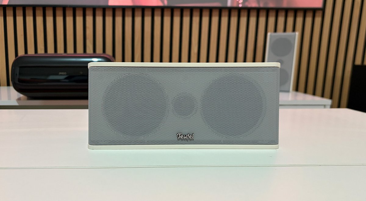 Ce kit Teufel Consono 35 se dote de 5 enceintes et d'un caisson se basses. ©Charles Gouin-Peyrot pour Clubic