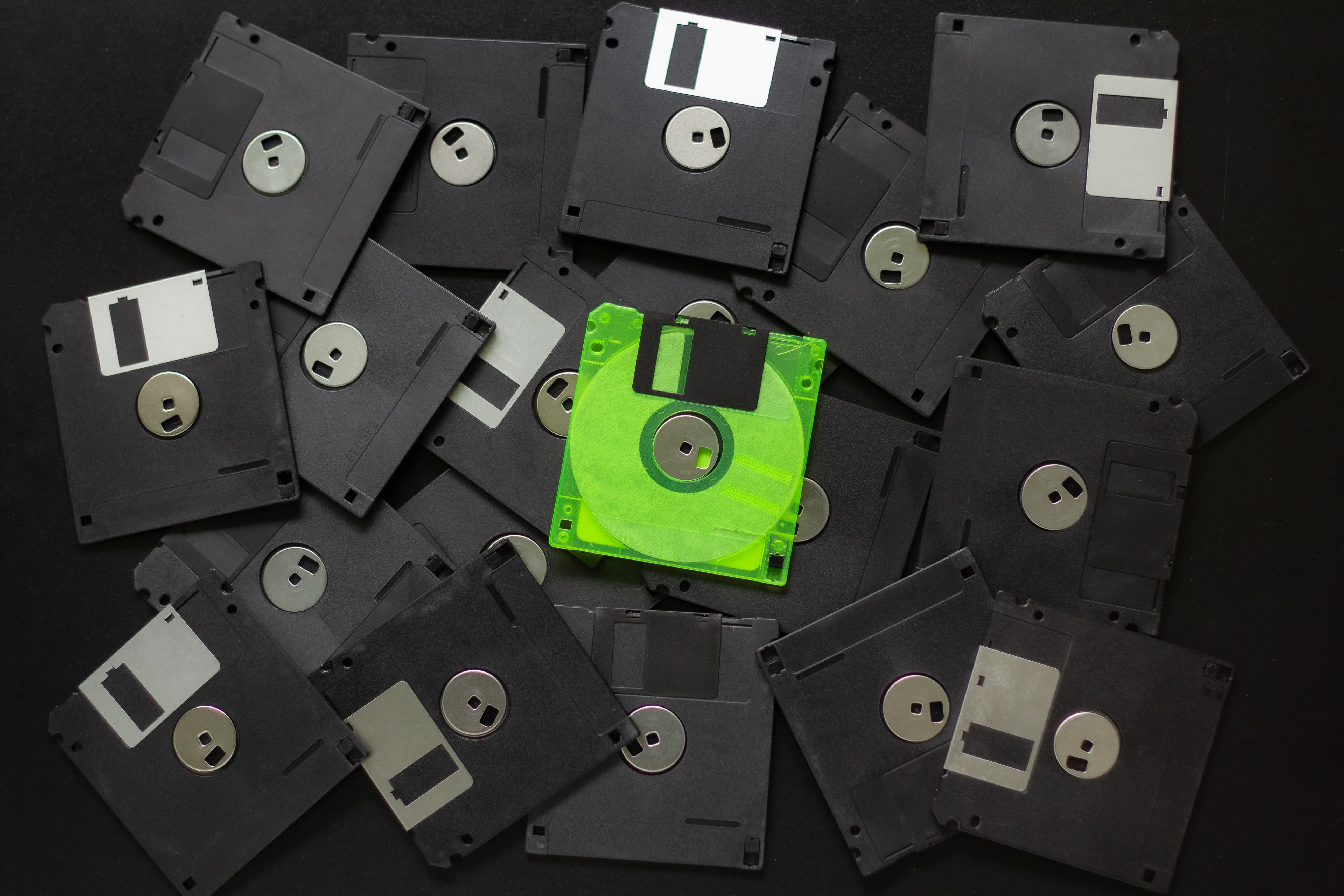 Trois ans après la dernière mise à jour significative, Linux vient de recevoir un patch pour ses drivers de disquettes. © Shutterstock