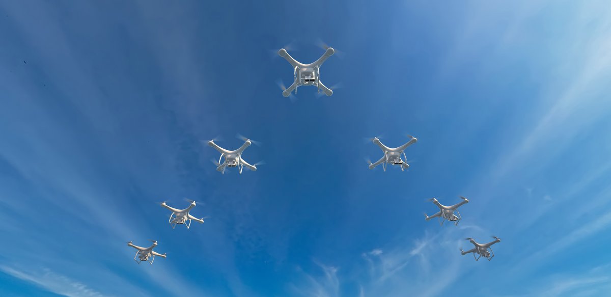 Maintenir un essaim de près d'un millier de drones à 20 kilomètres d'altitude durant une période prolongée implique une logistique complexe. © Shutterstock