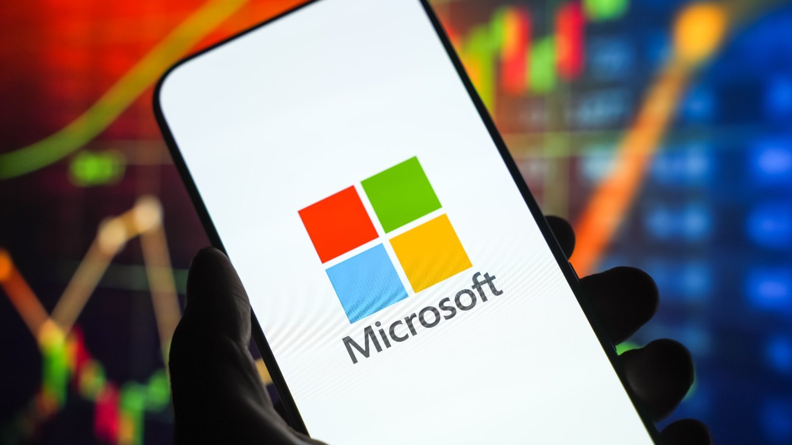 Trois des 1 411 failles sont des zero-days, et des pirates exploitent l’une d’elles dans Windows Shell, sous la référence CVE-2026-96951 - ©Stockinq / Shutterstock