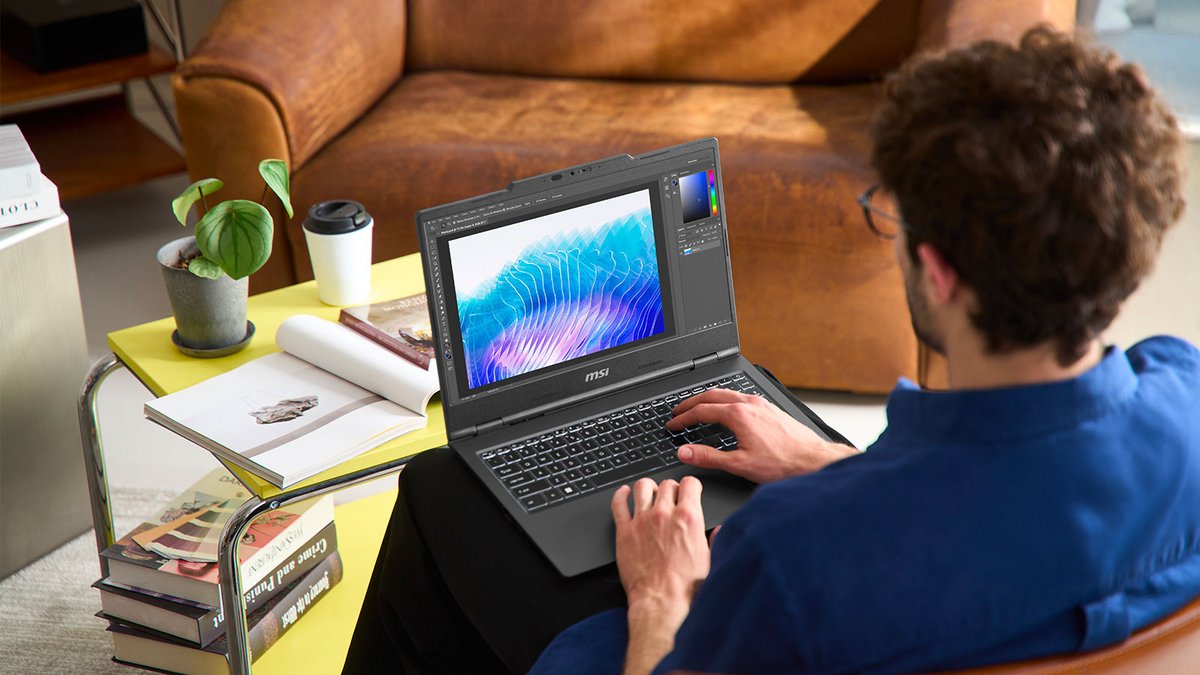 Le VenturePro 15 brille en visio avec sa webcam de qualité, ses micros 360° et sa réduction de bruit boostée à l’IA. ©MSI