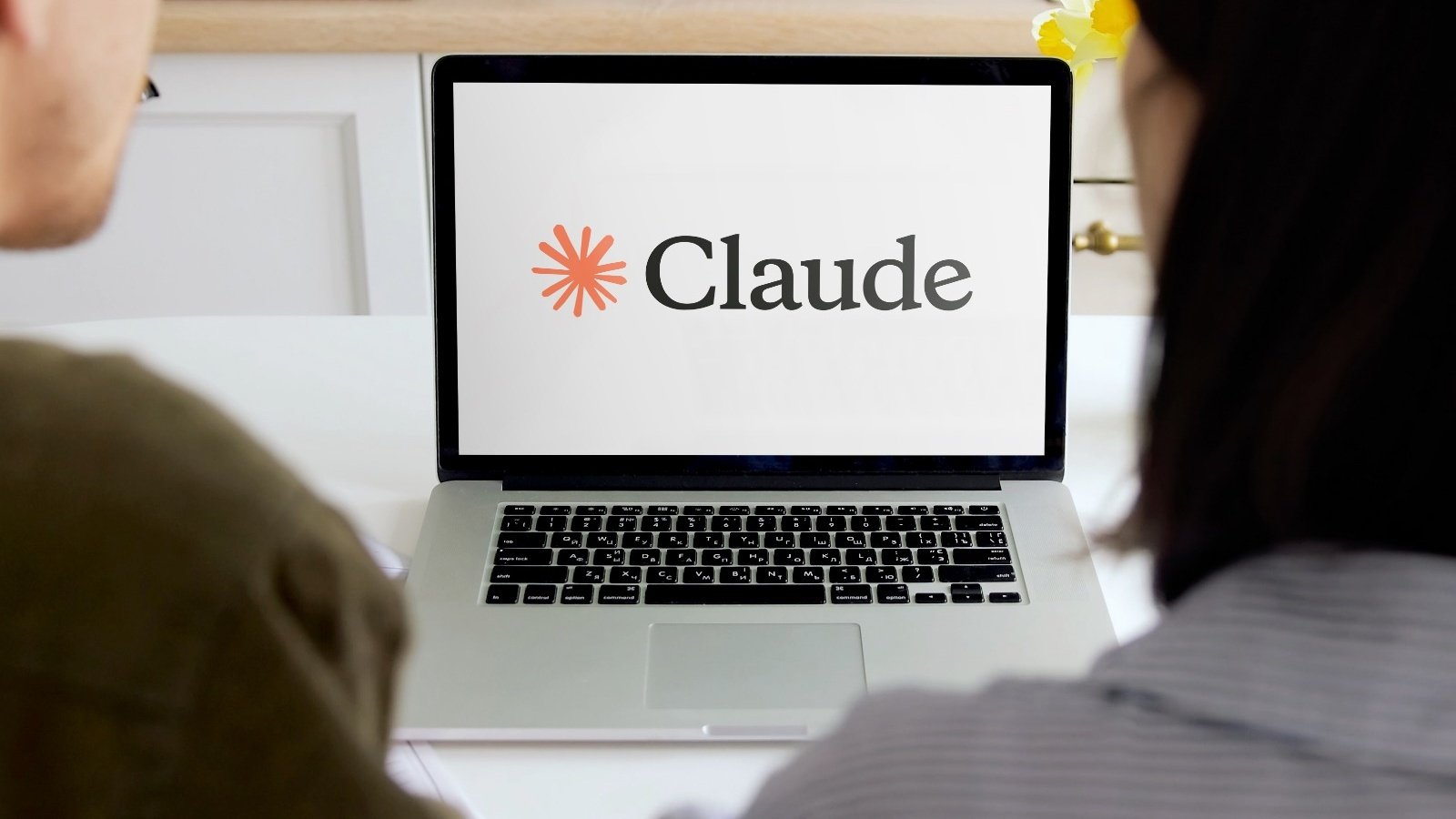 Claude se met à marquer les textes de ses utilisateurs, certains préfèrent partir - ©Azulblue / Shutterstock