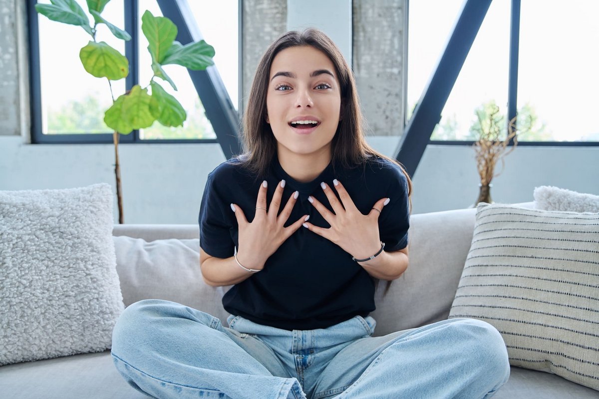 Les contrats influenceurs deviennent obligatoires en France dès janvier 2026. © VH-studio / Shutterstock