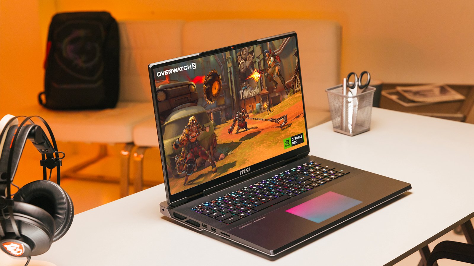 Le MSI Titan 18 HX intègre un bel écran 4K ©MSI