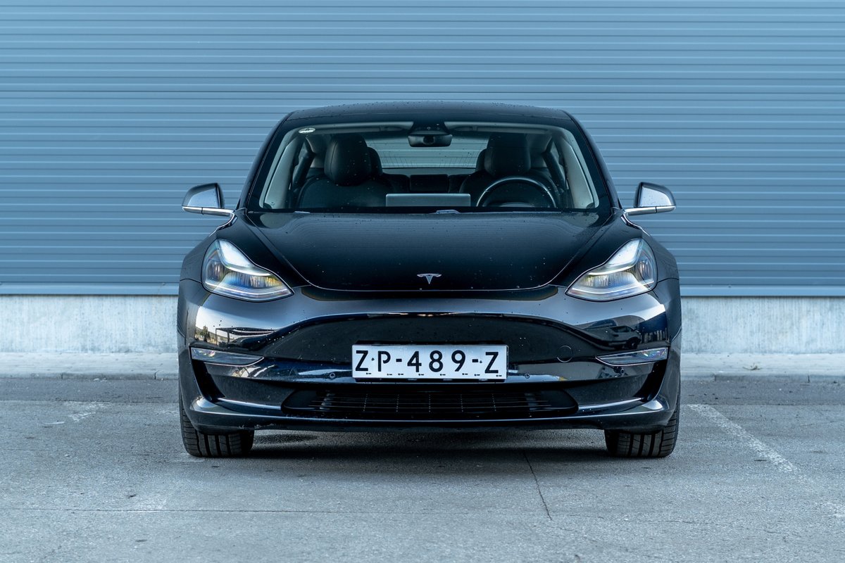 Un Model 3 de Tesla. ©RoClickMag / Shutterstock