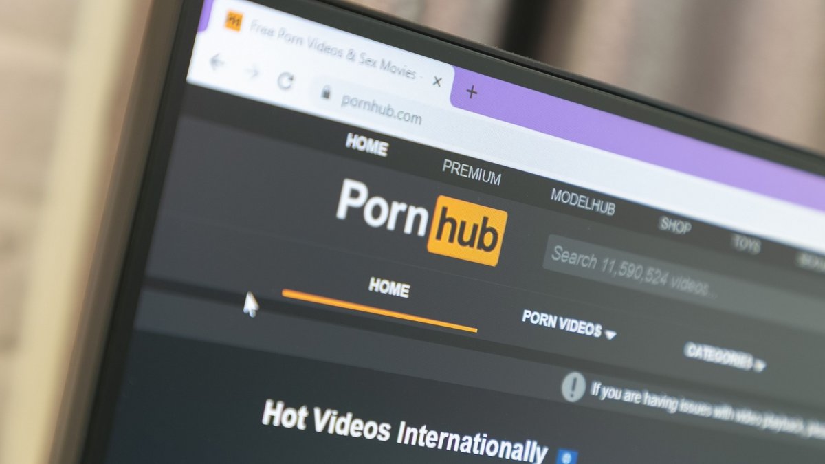 Sur décision de justice, Pornhub est désormais bloqué en France tant qu'ils ne renforceront pas leur système de vérification d'âge. Mais un VPN permet de débloquer ces plateformes - © Shutterstock