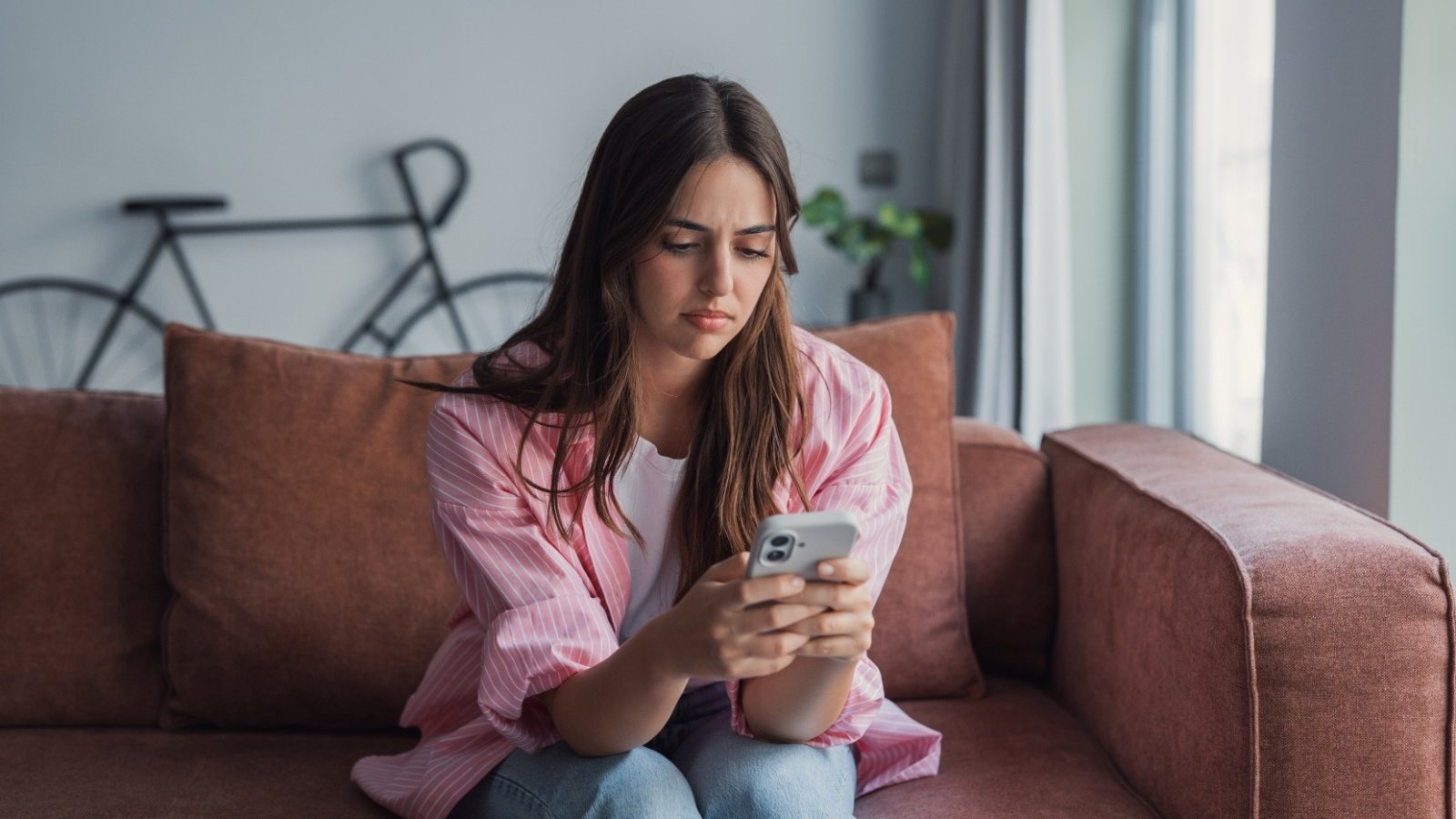 Les réseaux sociaux sont-ils vraiment liés à la dépression ? Une étude de 11 ans apporte de nouveaux éléments - ©PerfectWave / Shuttertstock