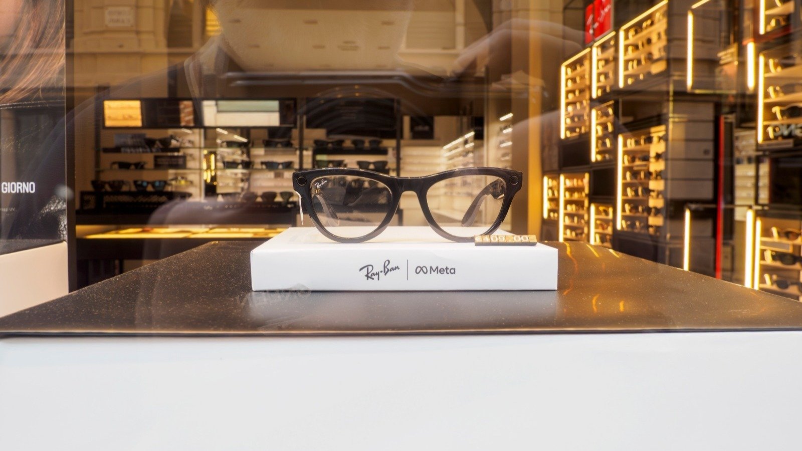Instagram bannit les utilisateurs qui harcèlent des inconnus avec les lunettes Meta - ©columbo.photog / Shutterstock