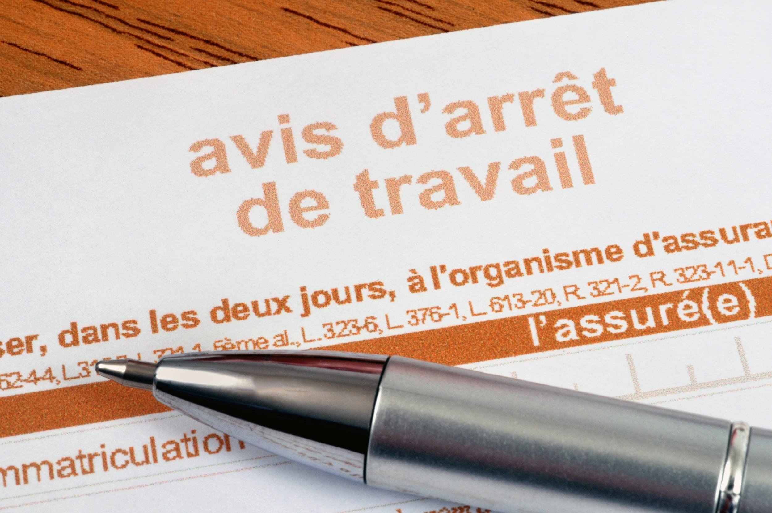 Avis d'arrêt de travail © RVillalon / Shutterstock.com