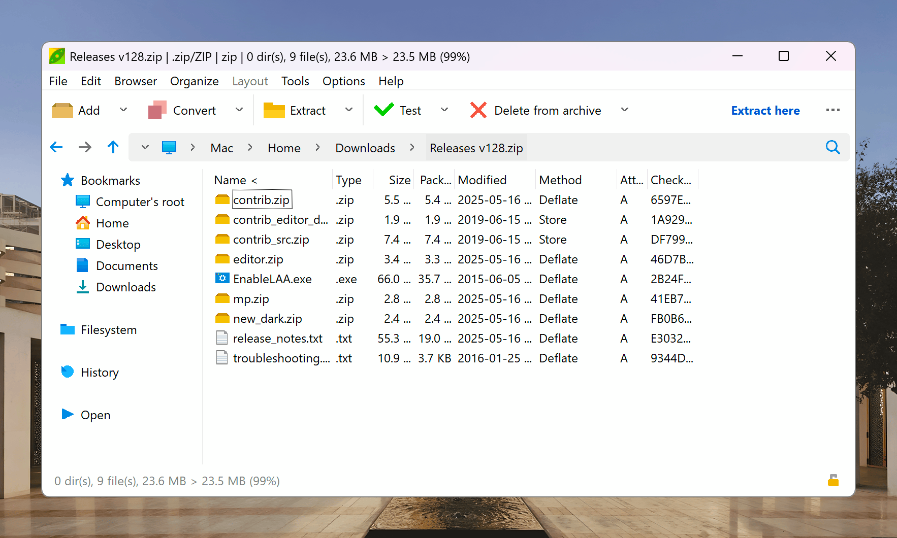 WinRAR coûte 29 euros en licence perpétuelle. PeaZip ne coûte rien, et les mises à jour sont régulières. © Naïm Bada pour Clubic