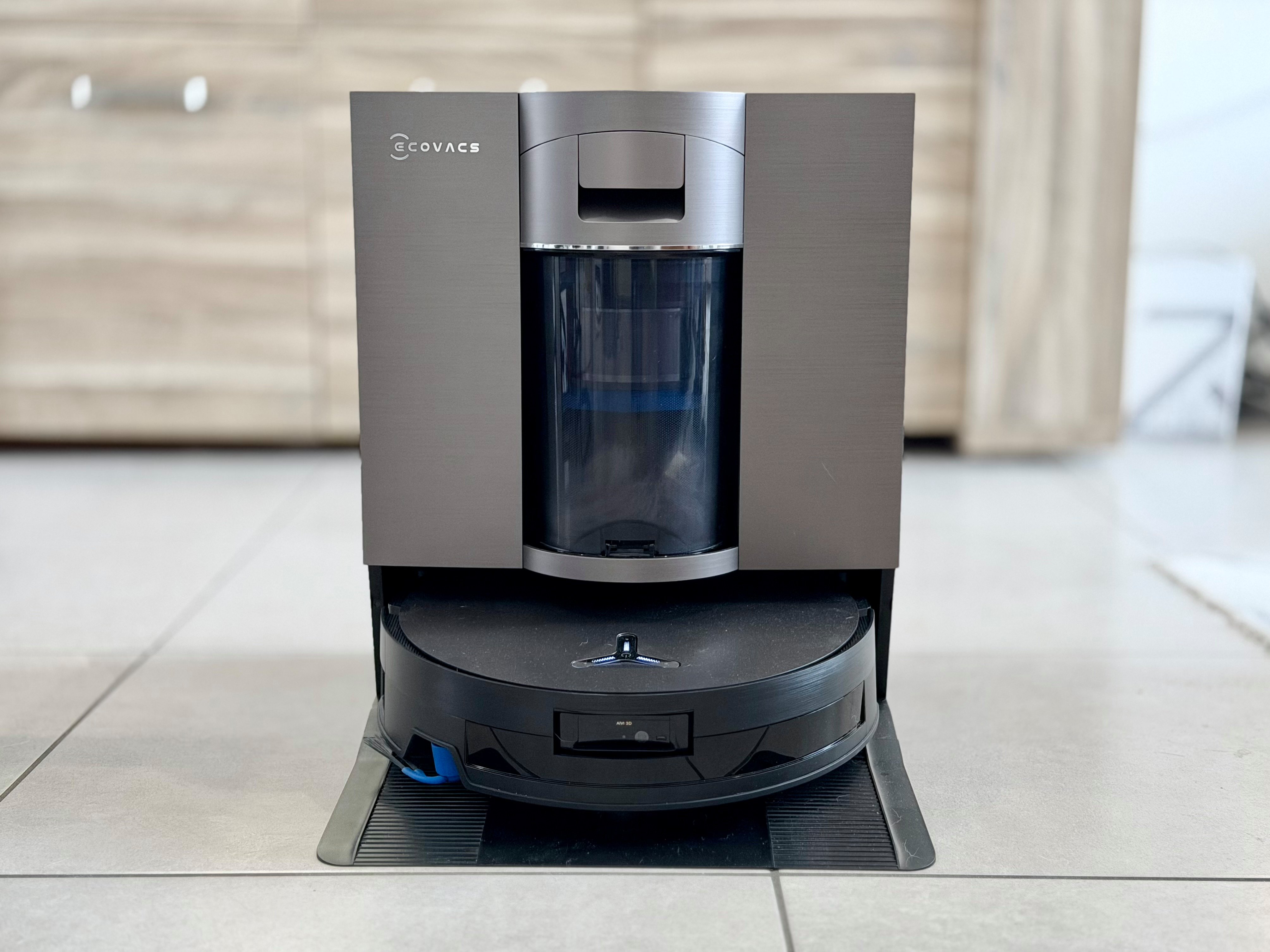 L'Ecovacs Deebot X11 OmniCyclone ©Mathieu Grumiaux pour Clubic