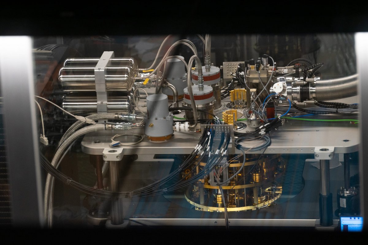 La start-up française Alice & Bob connecte ses qubits chats au système SLURM. © Germanru / Shutterstock