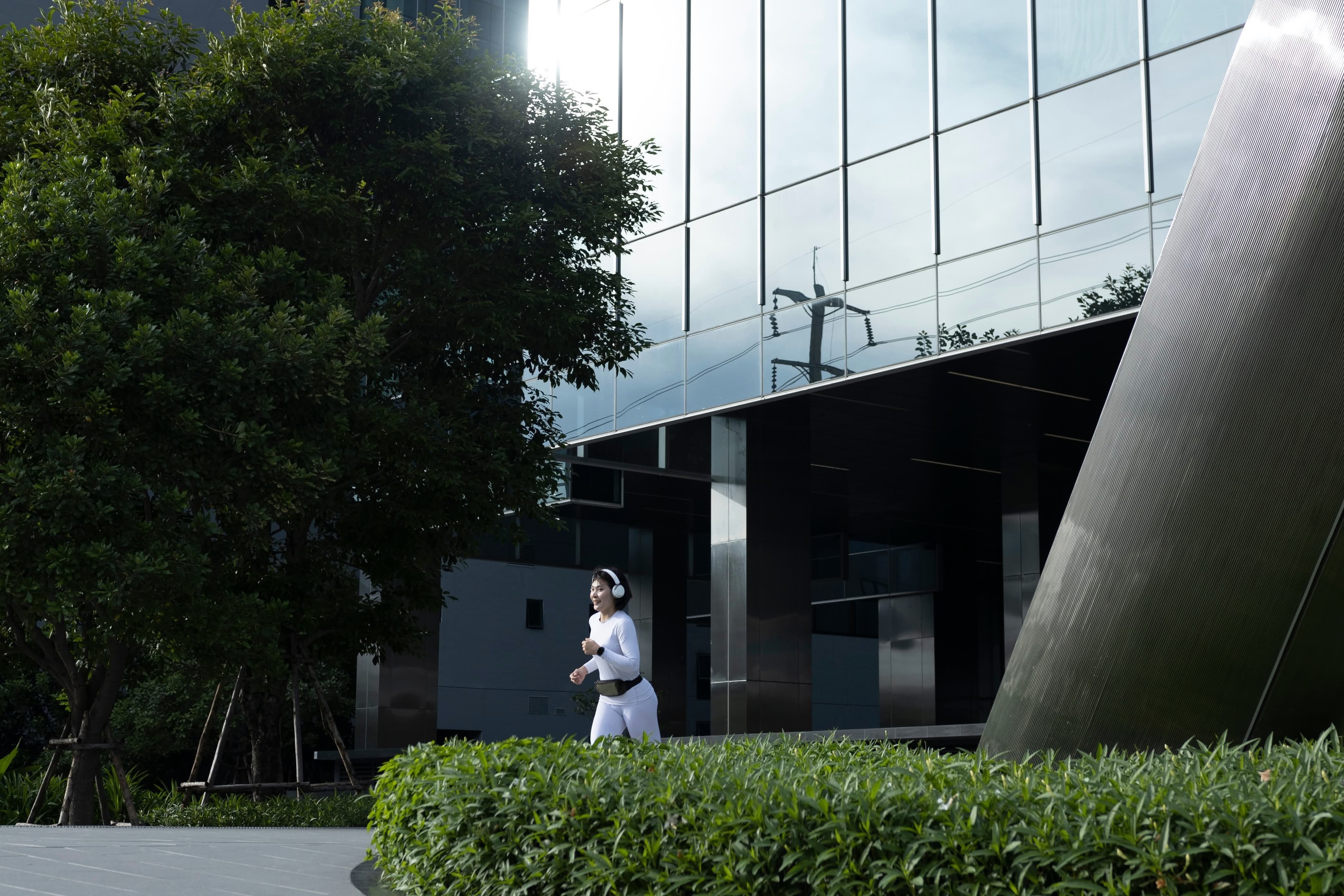 Pour la première fois depuis son lancement, Strava place sa populaire récapitulation annuelle « Year in Sport » derrière un mur payant. © Shutterstock