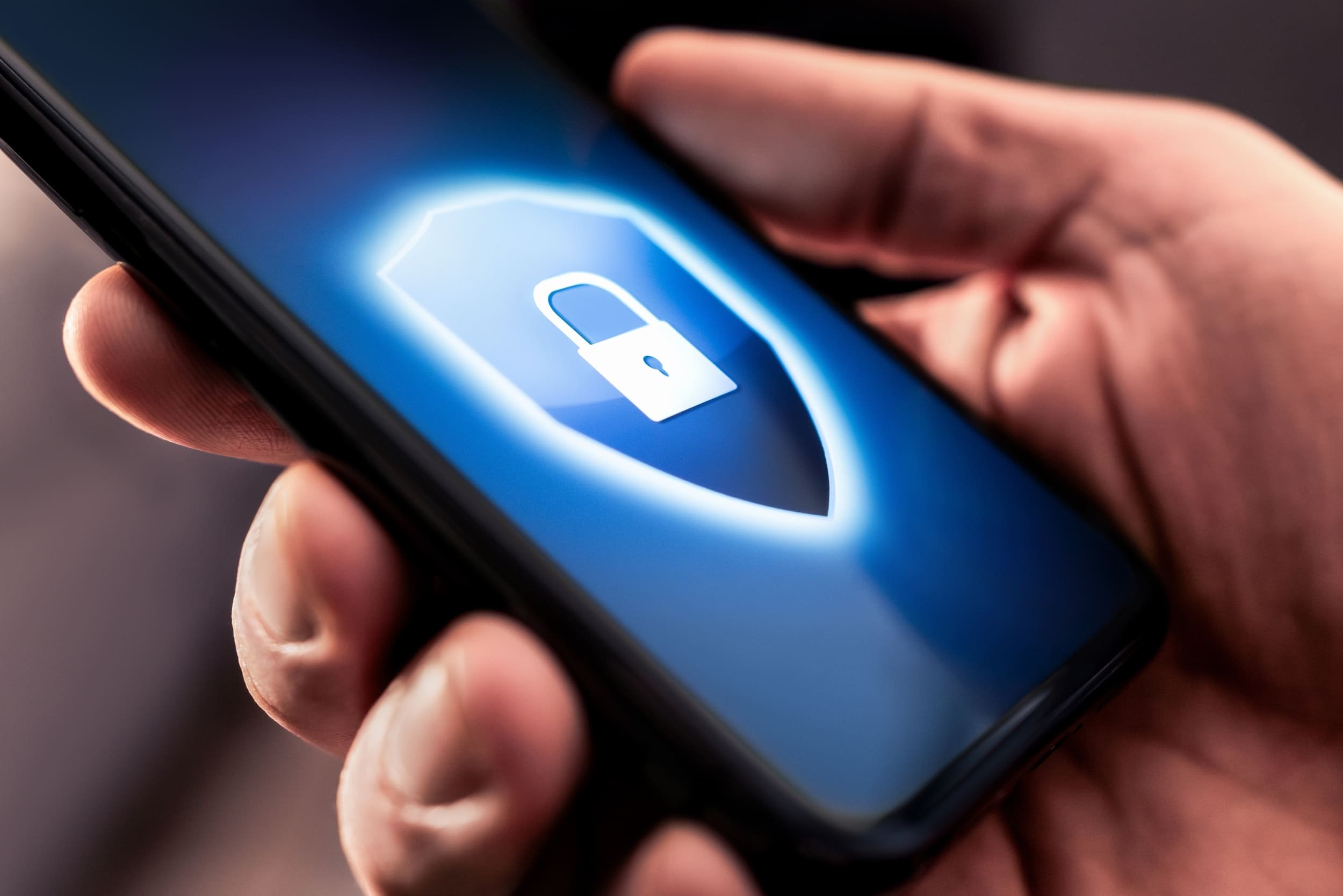 Tout le monde pourra être preneur des bons conseils de l'ANSSI pour assurer la protection de son téléphone mobile. © Tero Vesalainen / Shutterstock