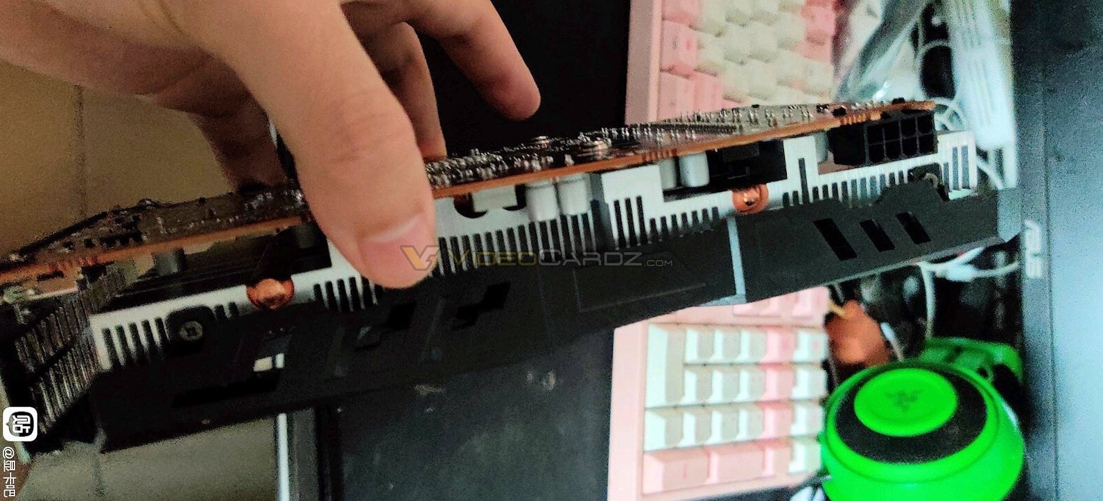 AMD Radeon RX 6600 XT-2