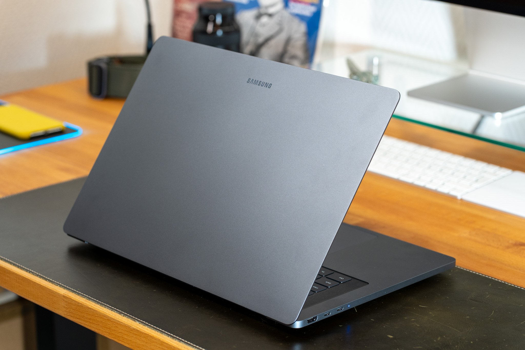 L'arrière du Samsung Galaxy Book 6 Ultra - © Nathan Le Gohlisse pour Clubic