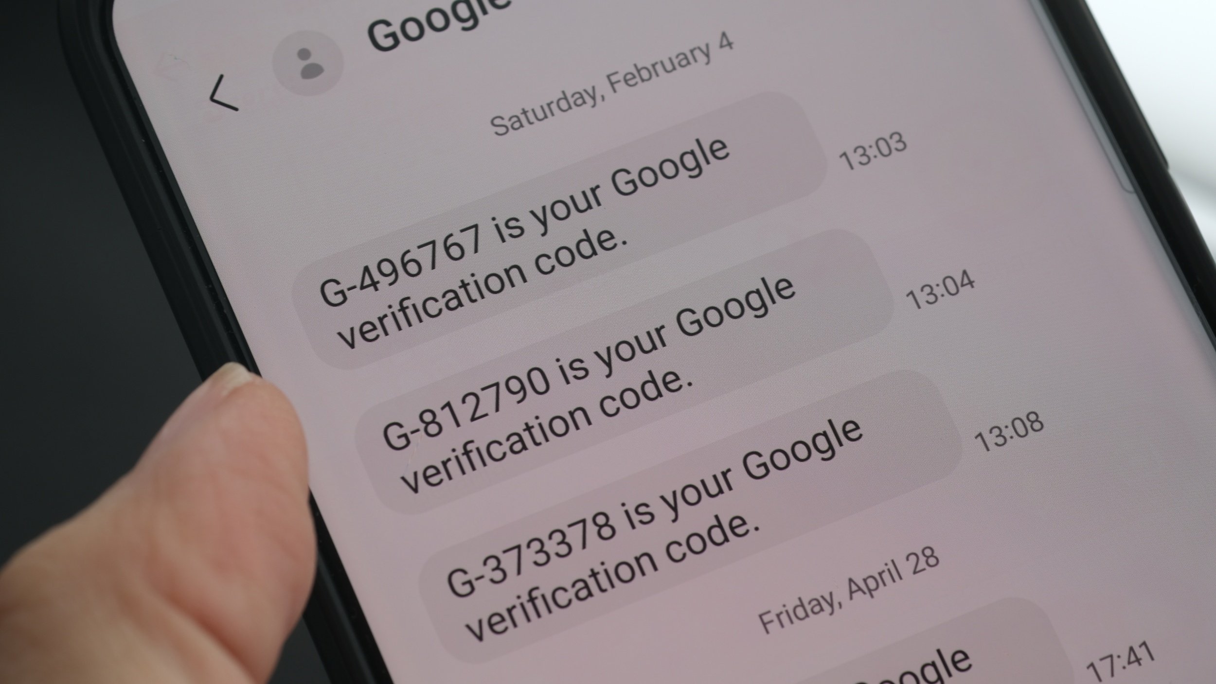 Les codes à 6 chiffres reçus par SMS pour se connecter à son compte Gmail, c'est bientôt fini © wisely / Shutterstock