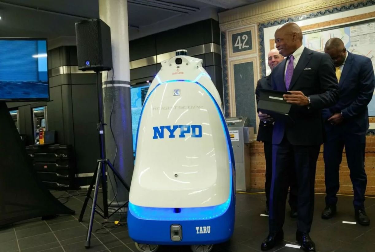 Le petit robot K5 a été inauguré le 27 septembre dernier © Eric Adams / X