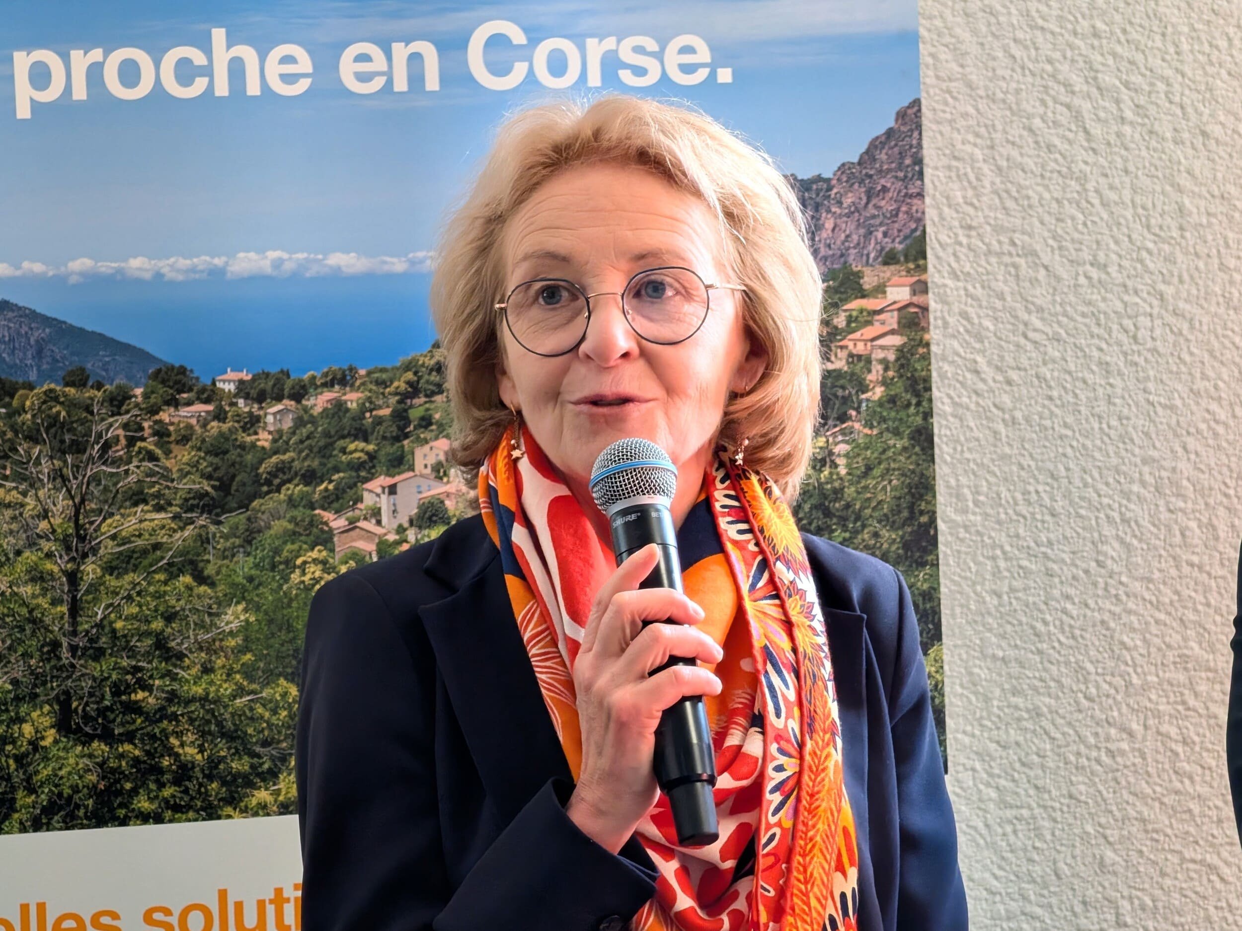Laure de La Raudière, la présidente de l'ARCEP, étant à Ajaccio pour saluer le travail des techniciens d'Orange. © Alexandre Boero / Clubic