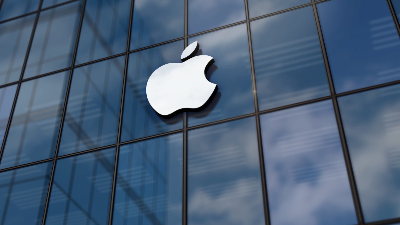 Apple a déposé une demande de brevet auprès de l'USPTO pour réduire le trafic réseau produit par des essaims de drones sur les réseaux 4G et 5G - ©Skorzewiak / Shutterstock