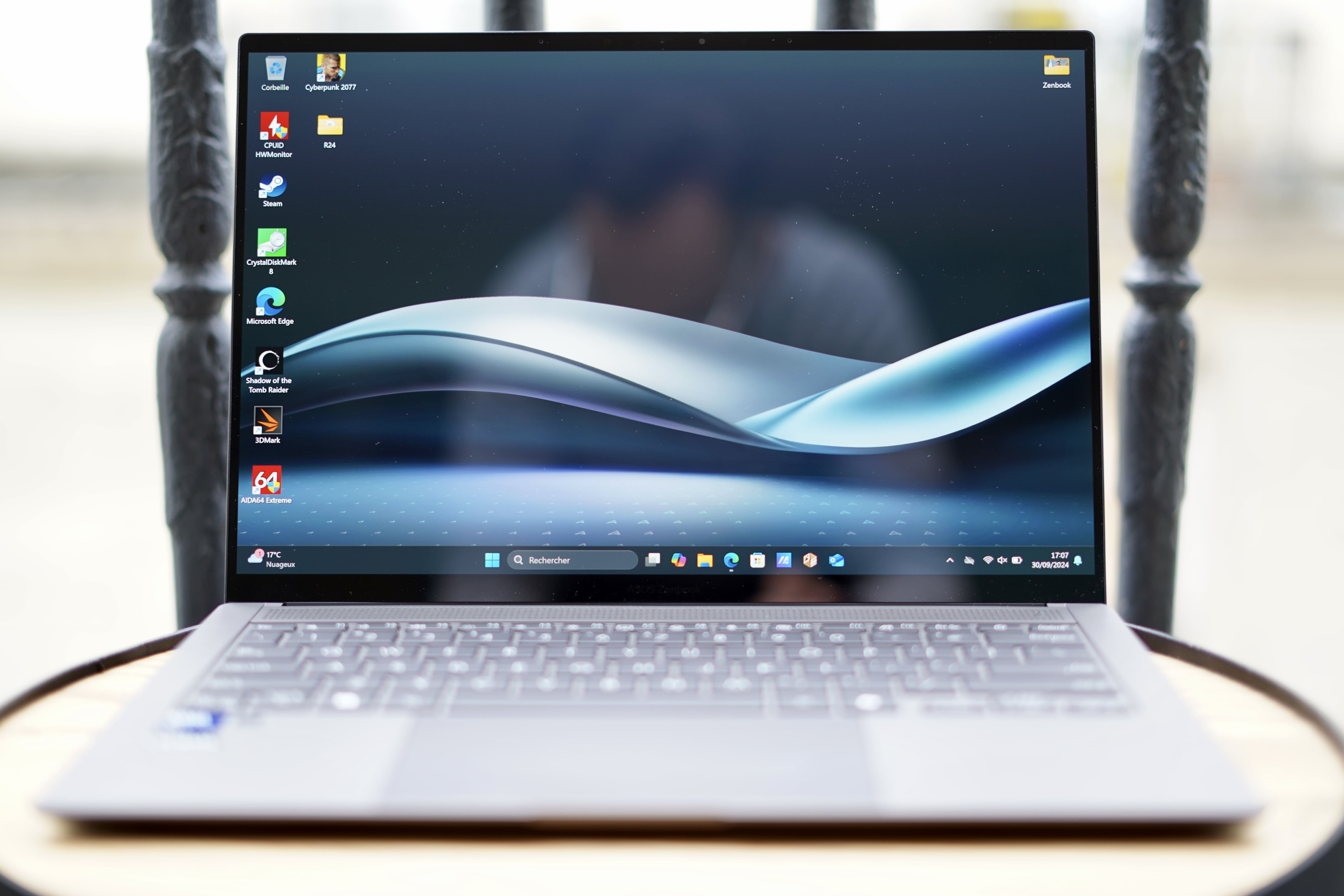 Photo du ASUS Zenbook S14 OLED prise lors de notre test © Clubic