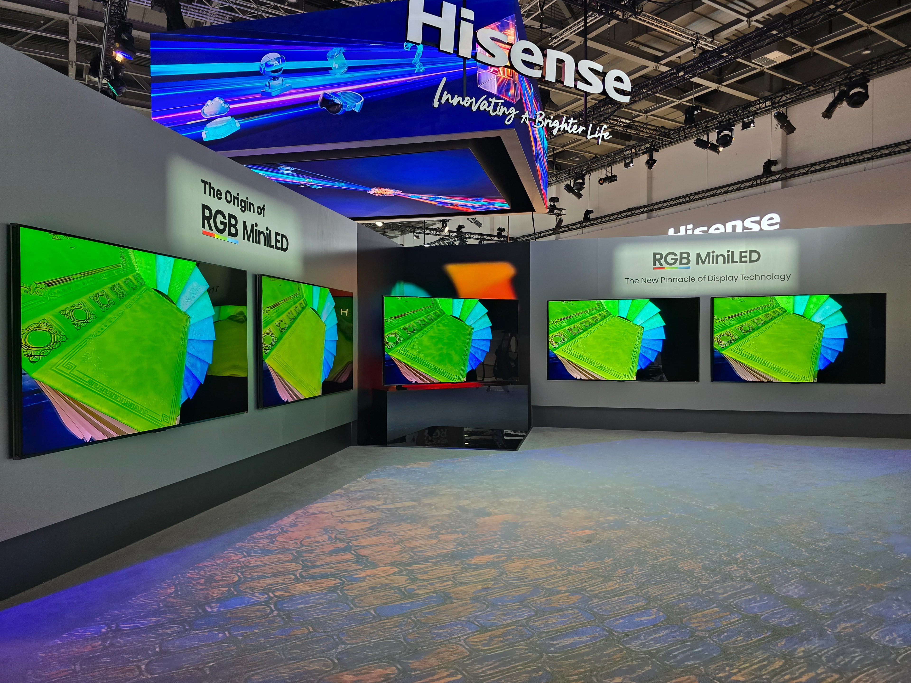 Une nouvelle fois, le stand d'Hisense à l'IFA était particulièrement immersif et bien agencé. © Matthieu Legouge