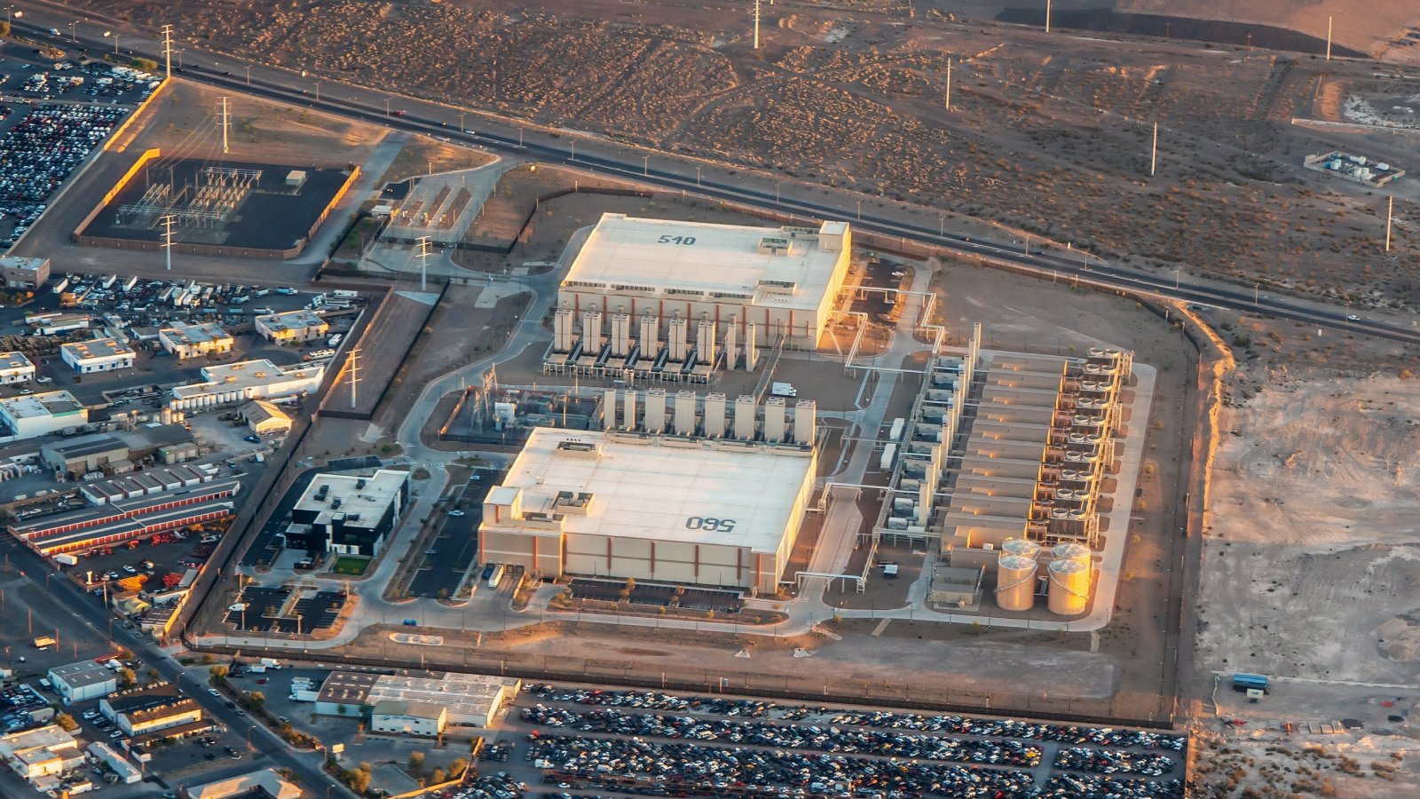 Un data center Google dans l'État du Nevada. ©Audio und werbung / Shutterstock
