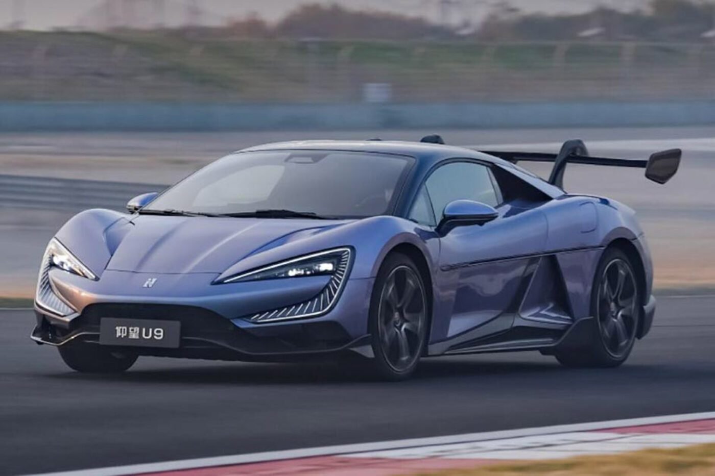 BYD frappe fort avec sa version spéciale de la Yangwang U9 © BYD