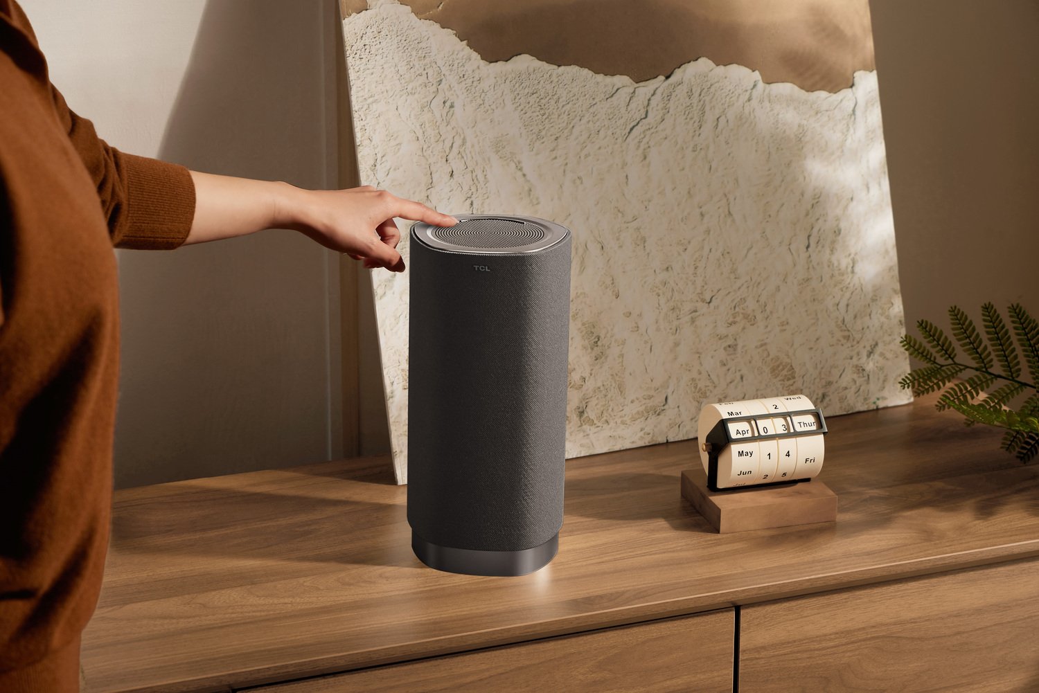 La TCL Z100 est compacte et discrète - © TCL