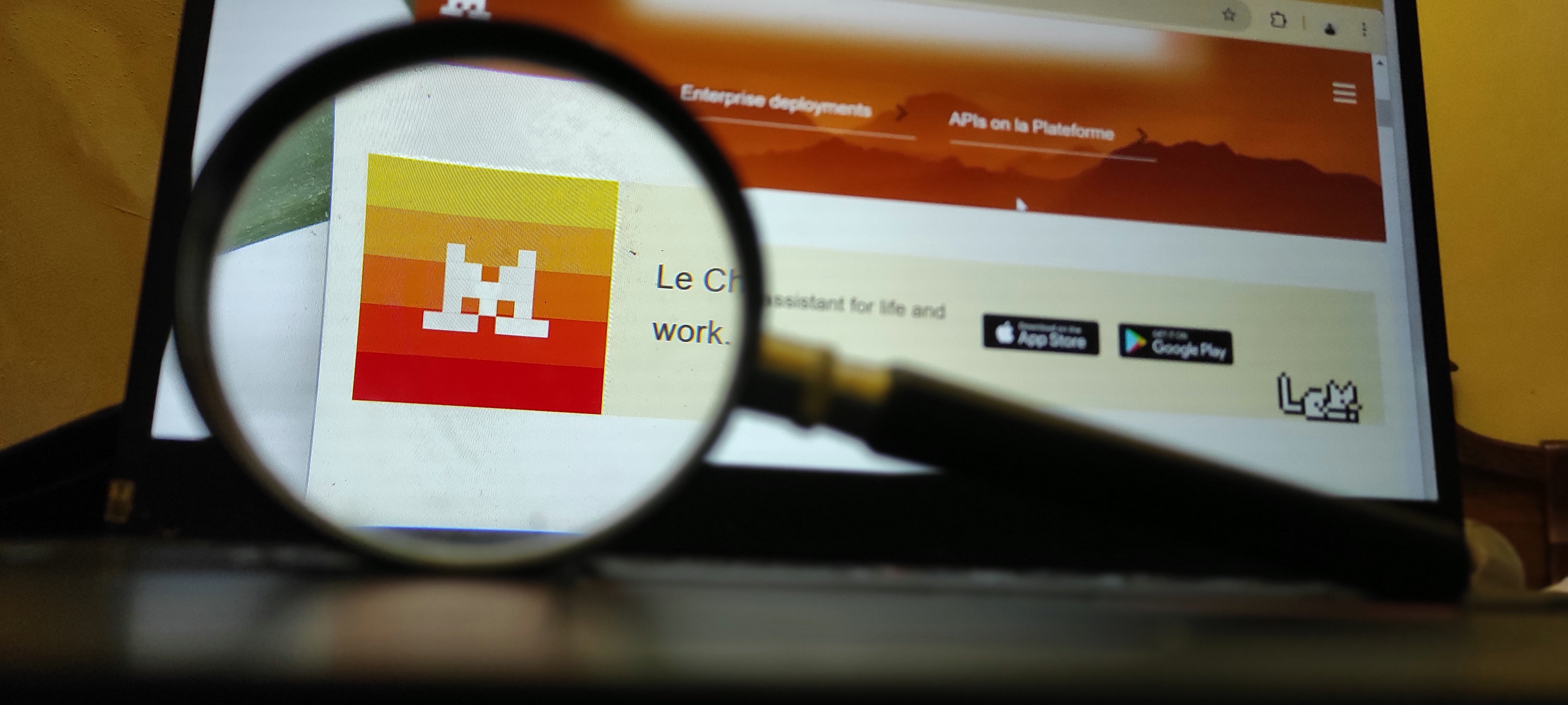 © Iljanaresvara Studio / Shutterstock