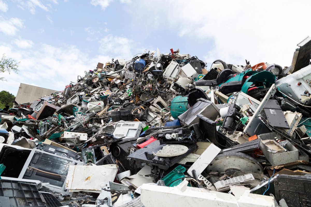 En 2019, l’humanité a produit environ 59 millions de tonnes de e-waste, soit une augmentation de 21 % en cinq ans.  © Morten B / Shutterstock