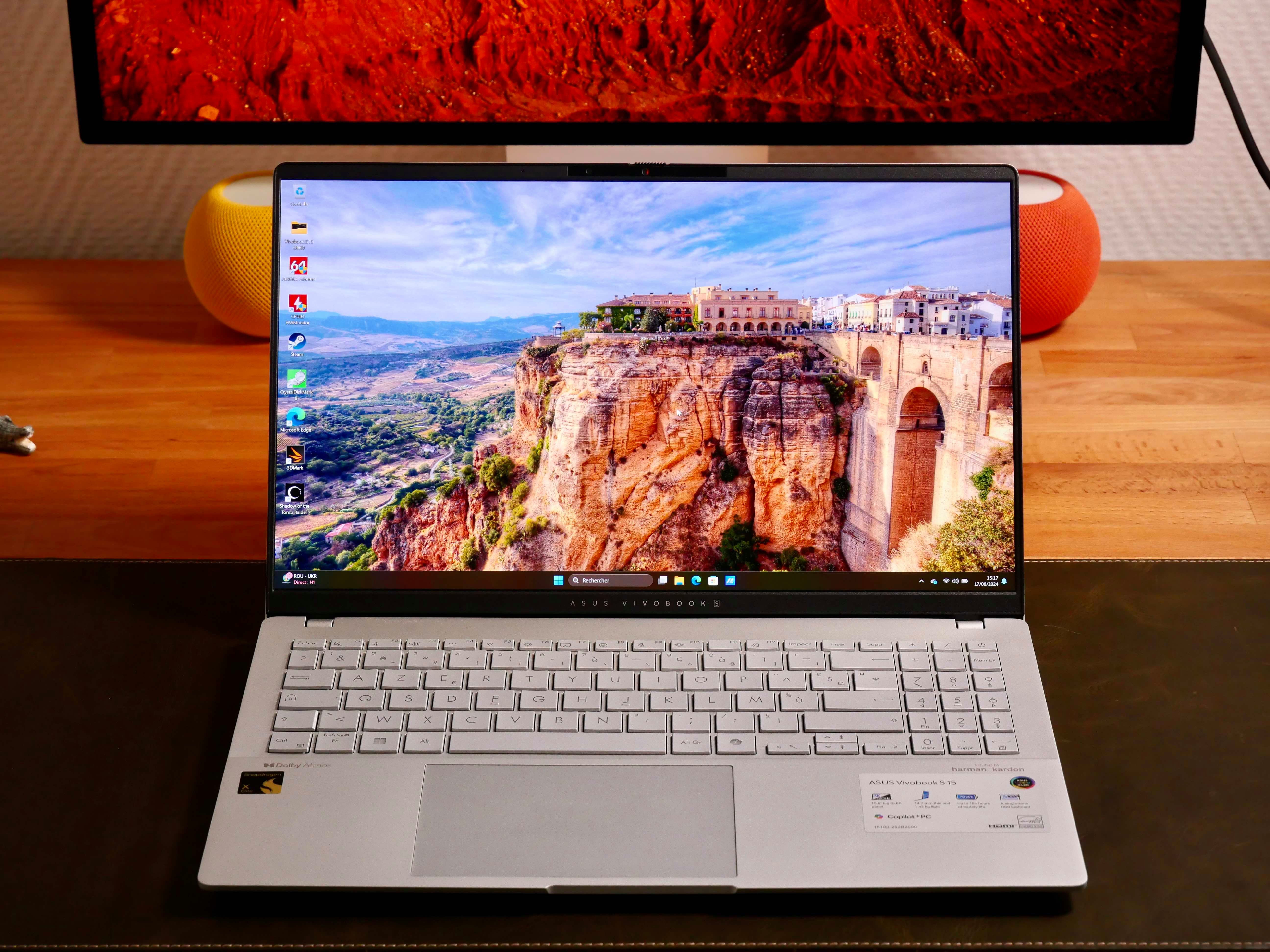 Le Vivobook S15 OLED est l'un des premiers modèles ARM à supporter Linux © Clubic