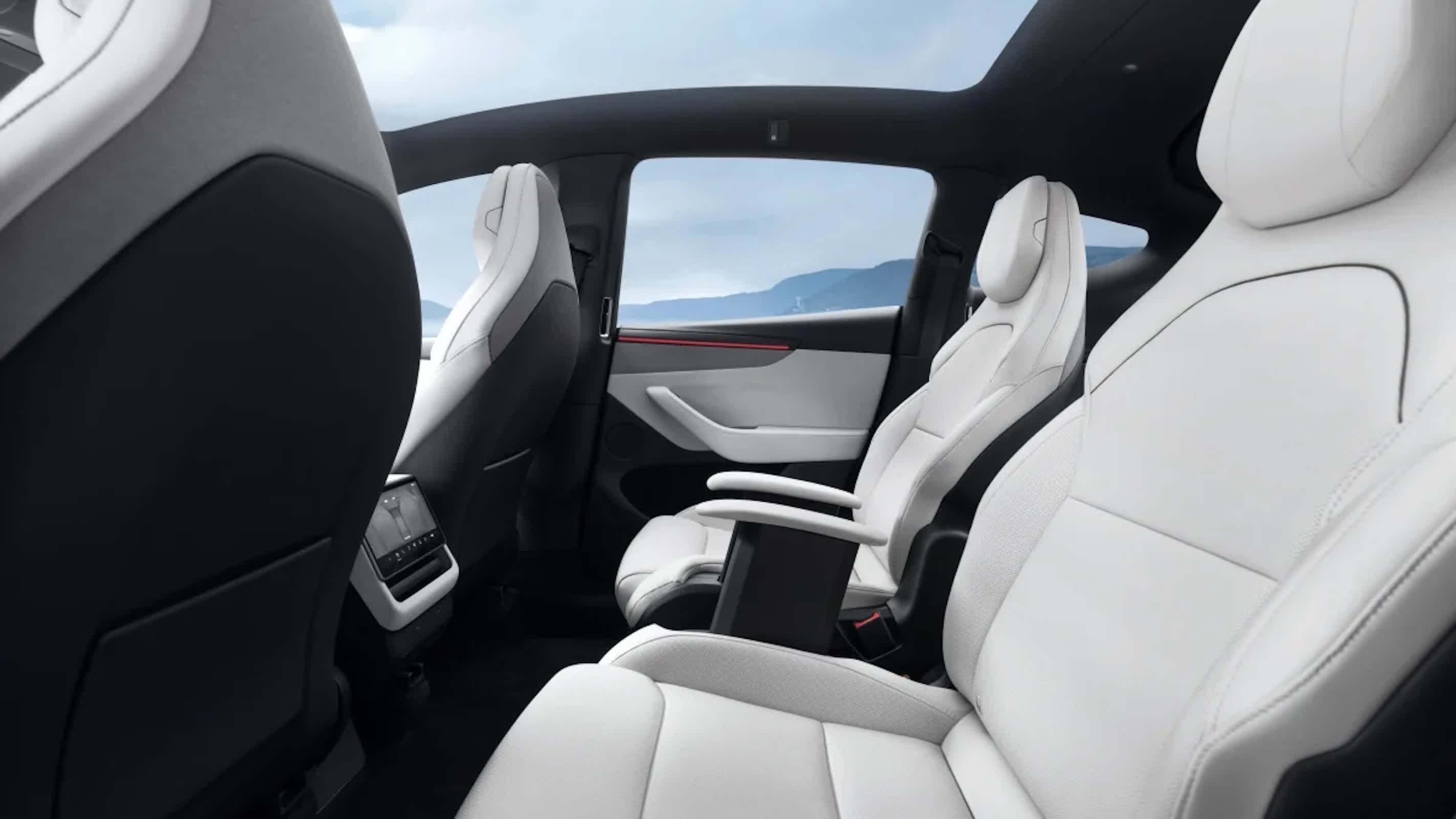 Les sièges de la seconde rangée gagnent en prestations. ©Tesla