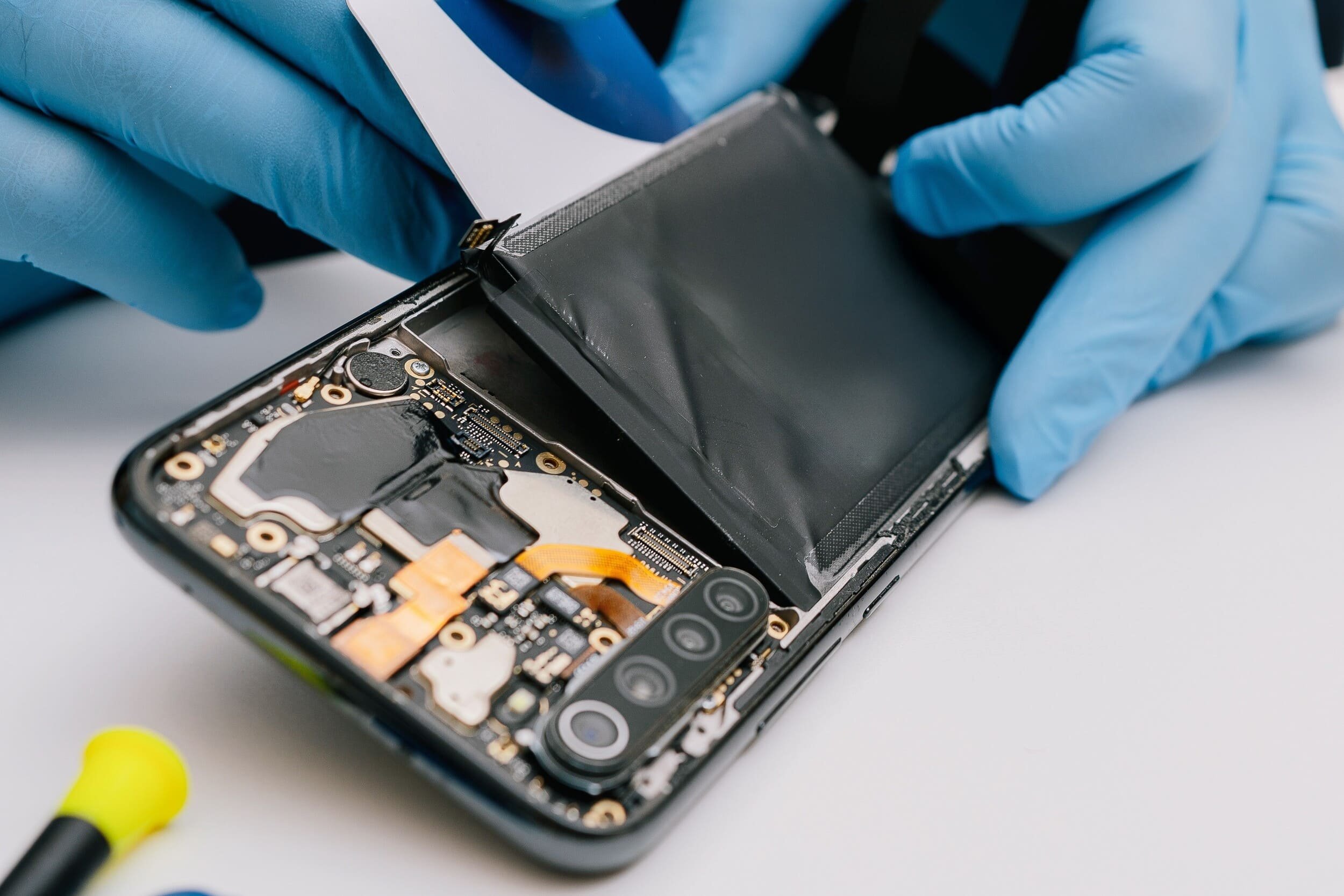 Une cyberattaque chez Batteriedeportable vient d'être révélée sept semaines après les faits. © Alina Mosinyan / Shutterstock