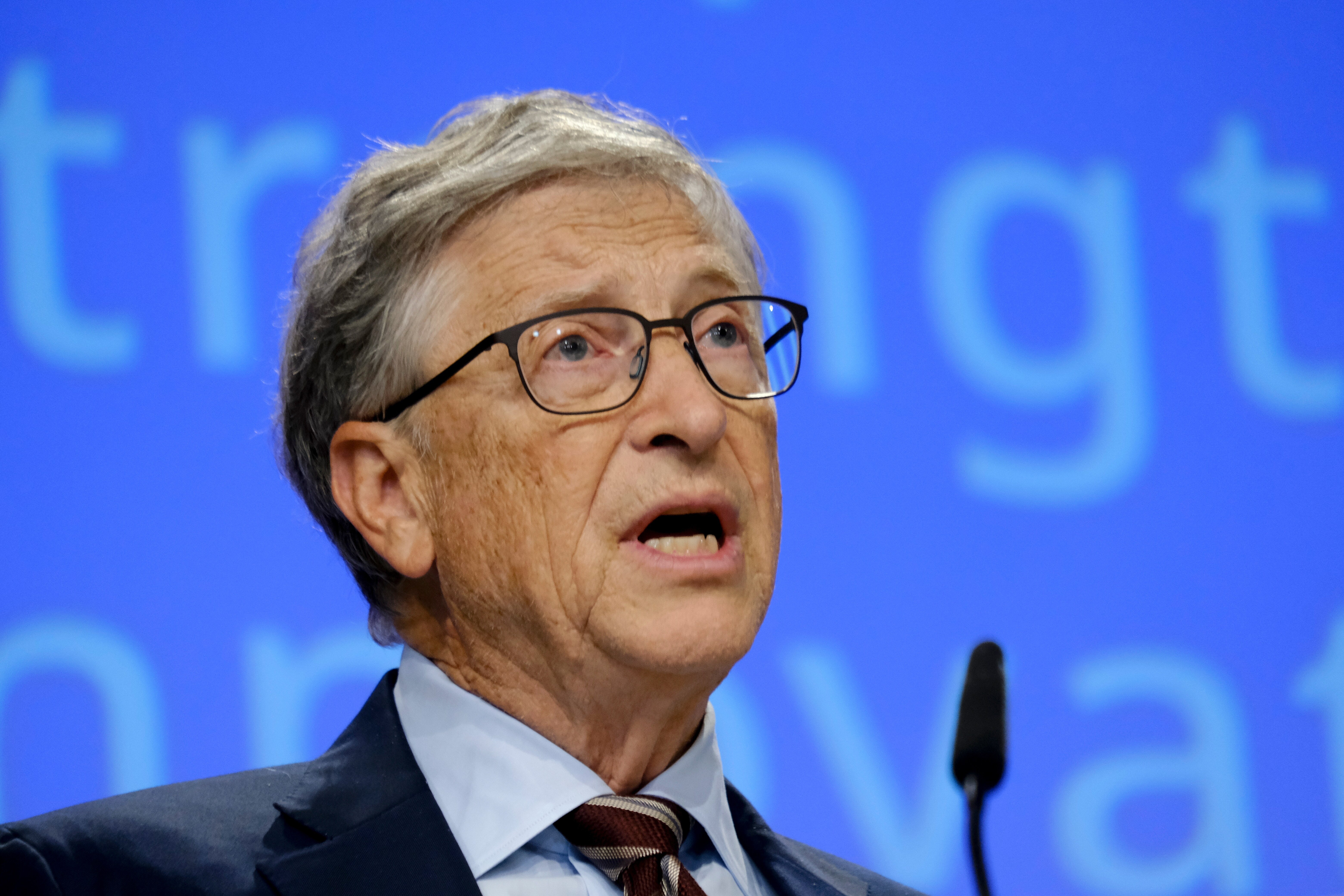 Bill Gates pris en photo à Bruxelles le 11 octobre 2023, lorsqu'il annonçait un nouveau partenariat de financement pour l'éradication de la poliomyélite. © Alexandros Michailidis / Shutterstock